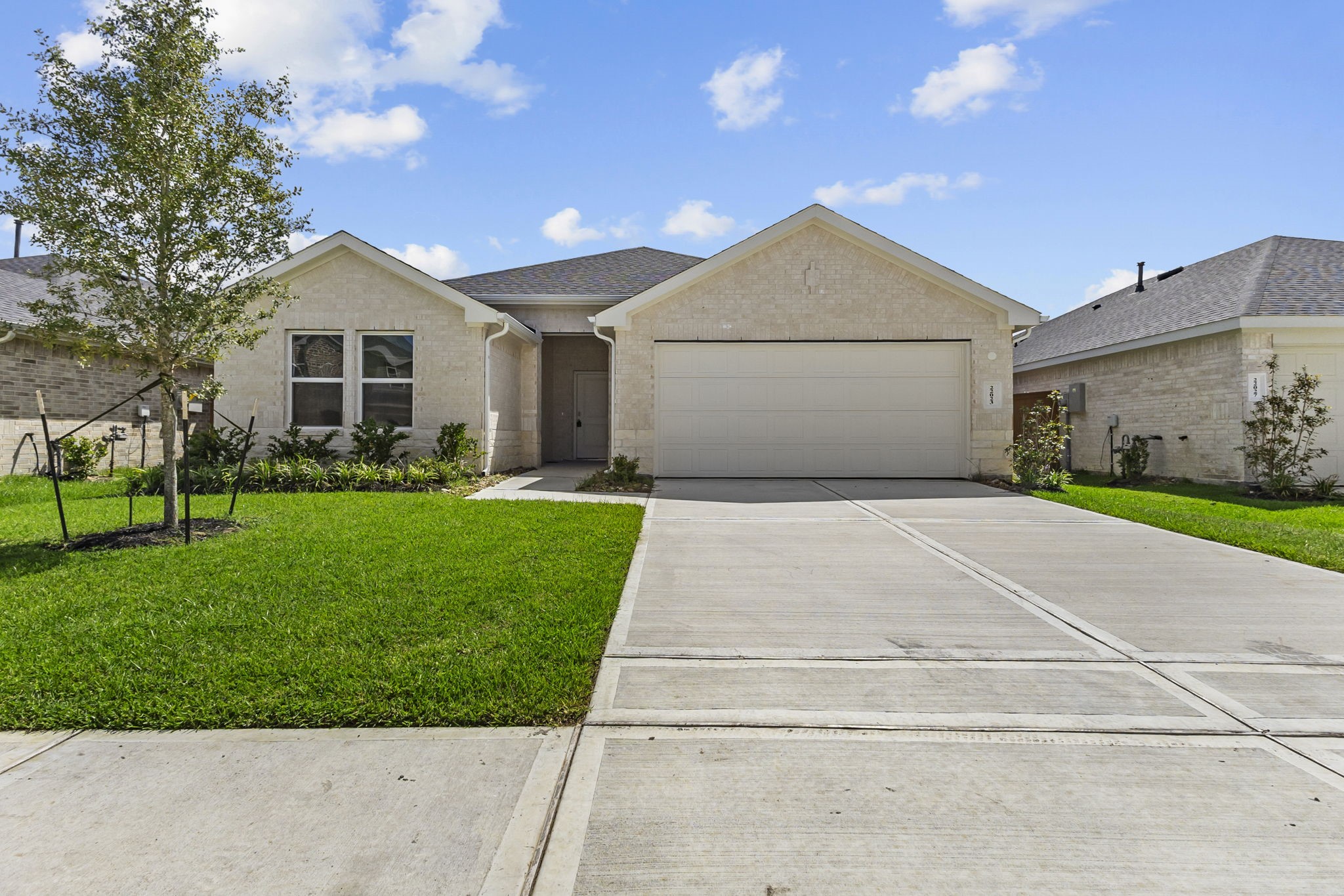 22023 Vernazza Bend Drive Property Photo 2