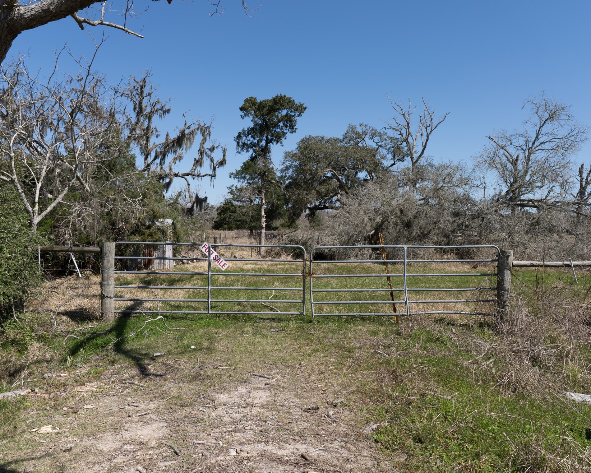 320 Cr-320 Property Photo