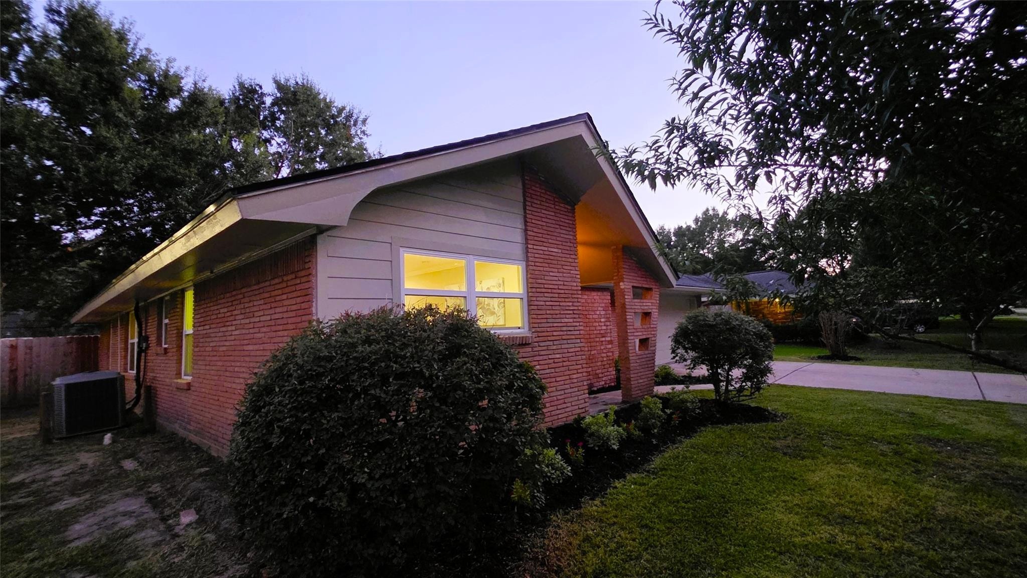5315 Briarbend Drive Property Photo 4