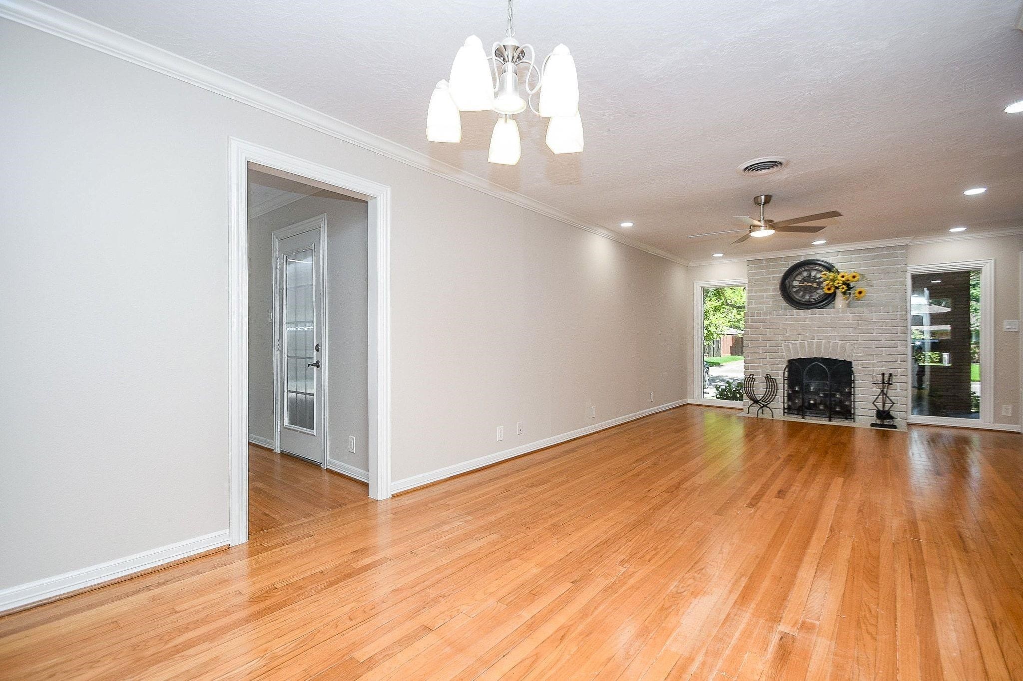 5315 Briarbend Drive Property Photo 13
