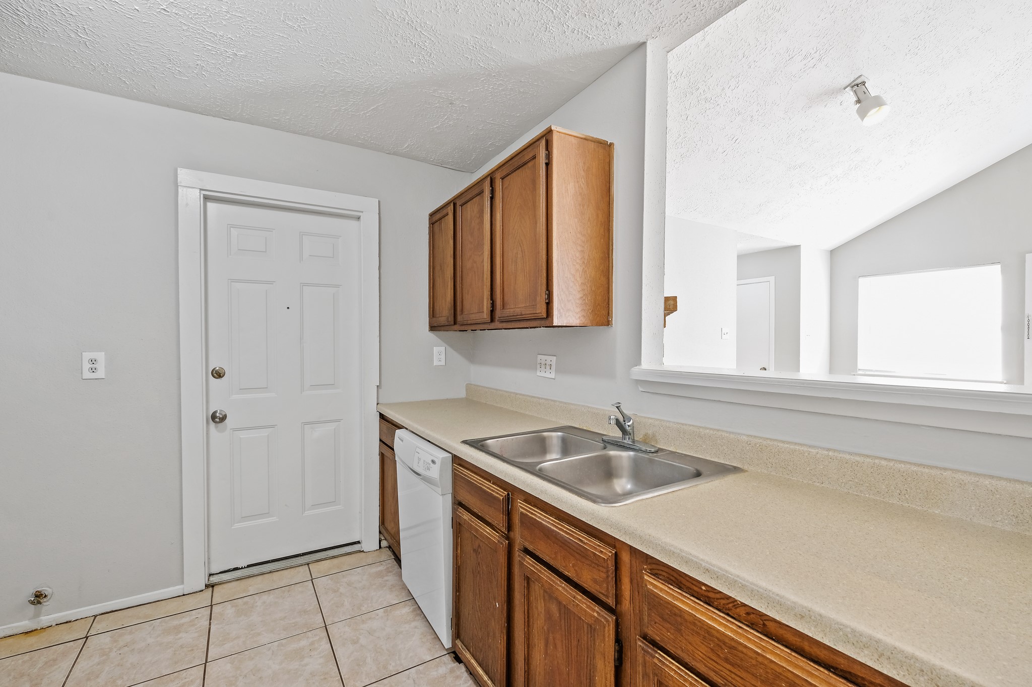 5420 Ridge Wind Lane Property Photo 3