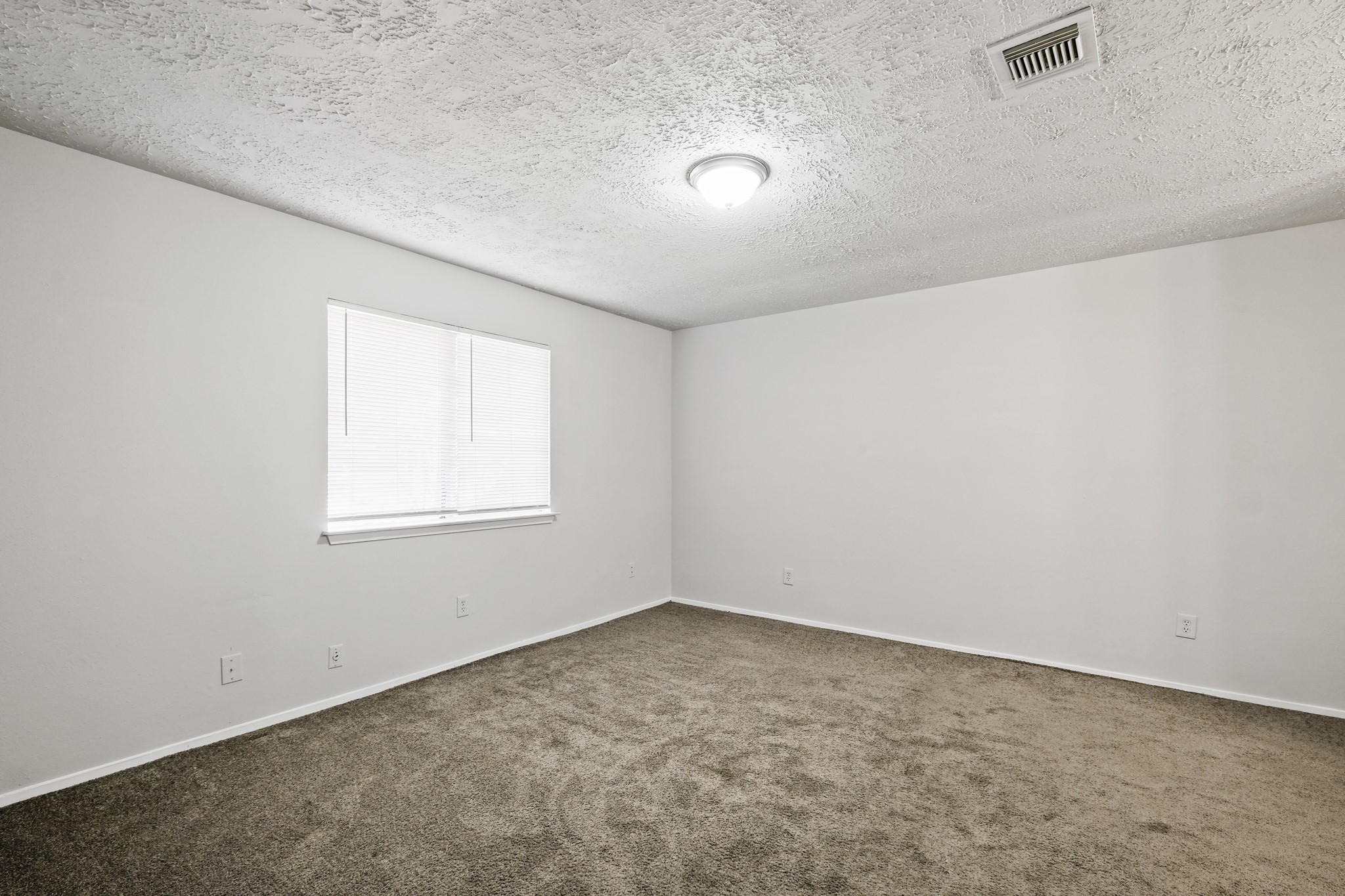 5420 Ridge Wind Lane Property Photo 8