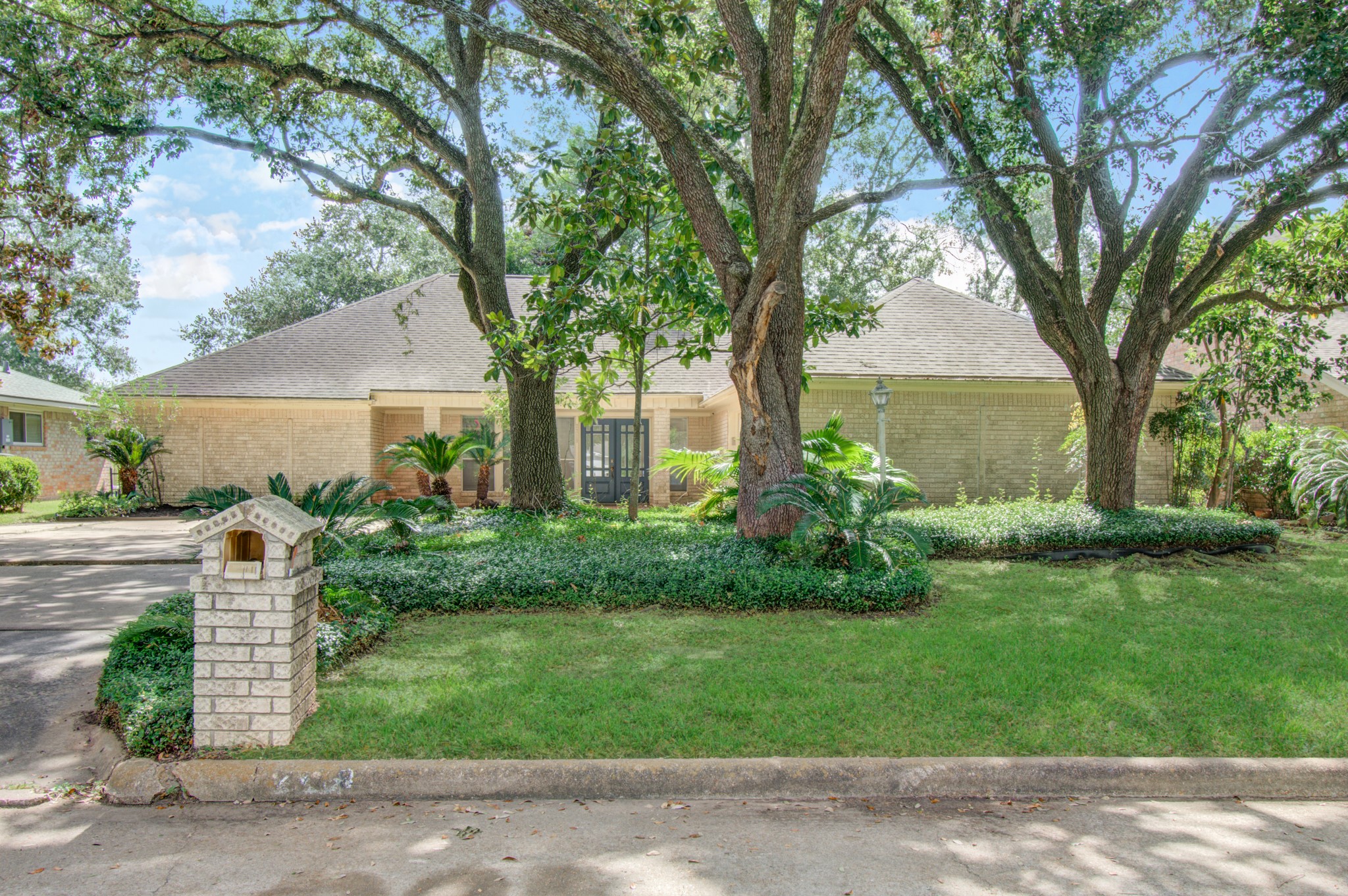 2719 E Pebble Beach Drive Property Photo 1