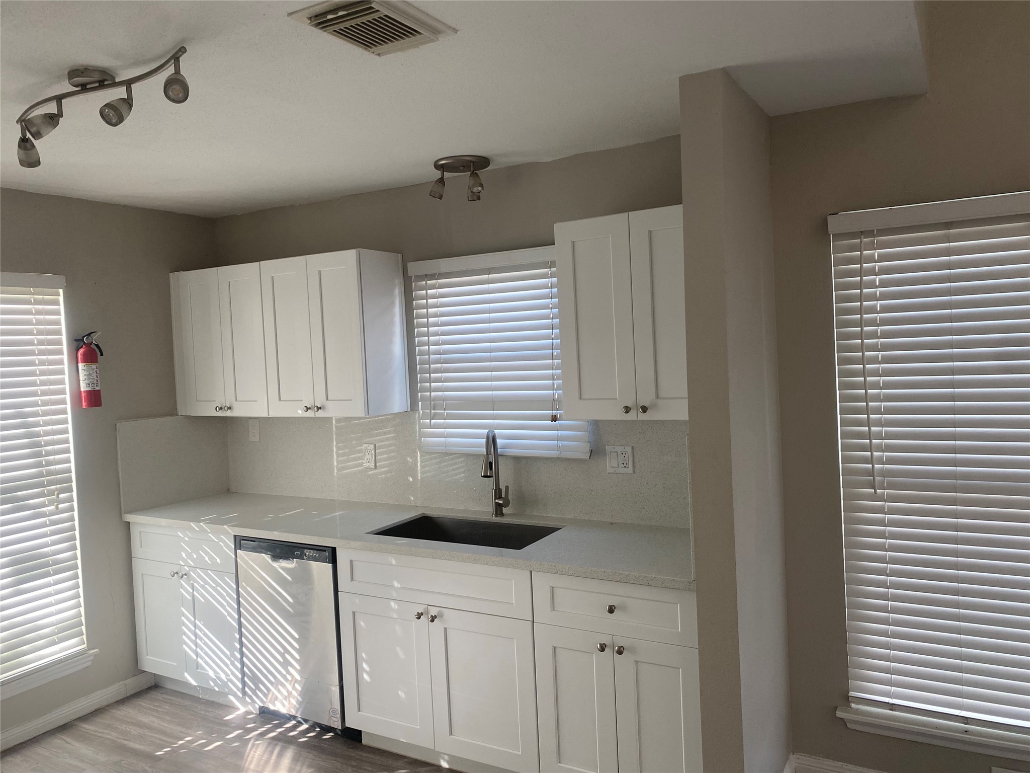 7519 San Benito Drive Property Photo 7
