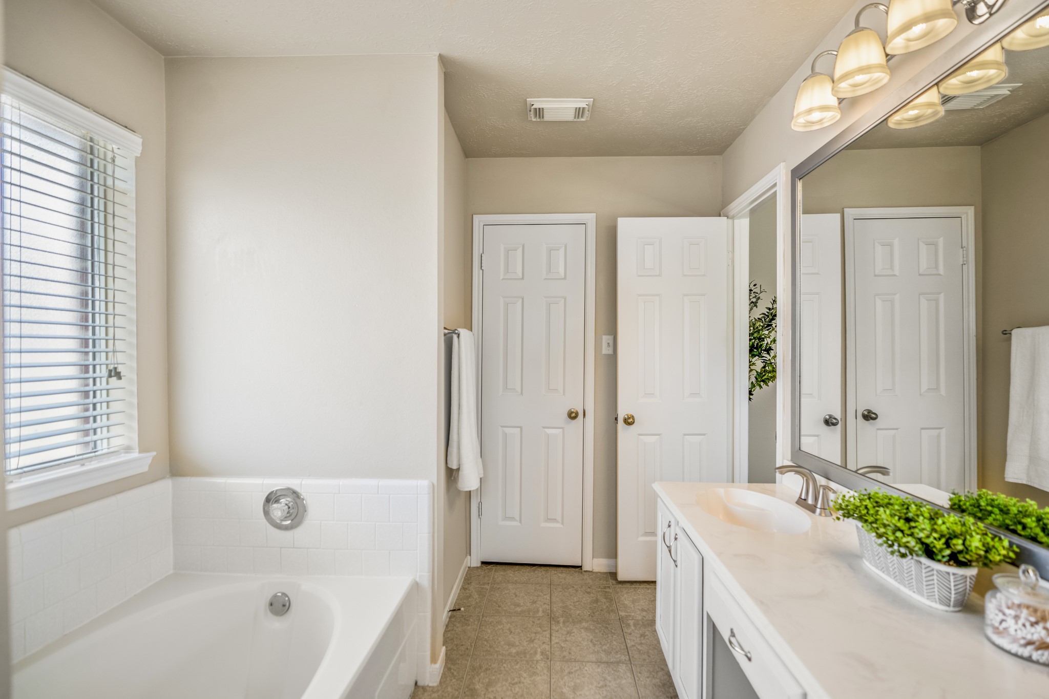 16207 Indian Cypress Drive Property Photo 24