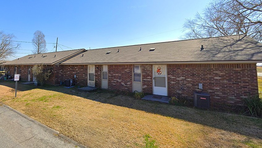 425 Memorial Drive Property Photo 3