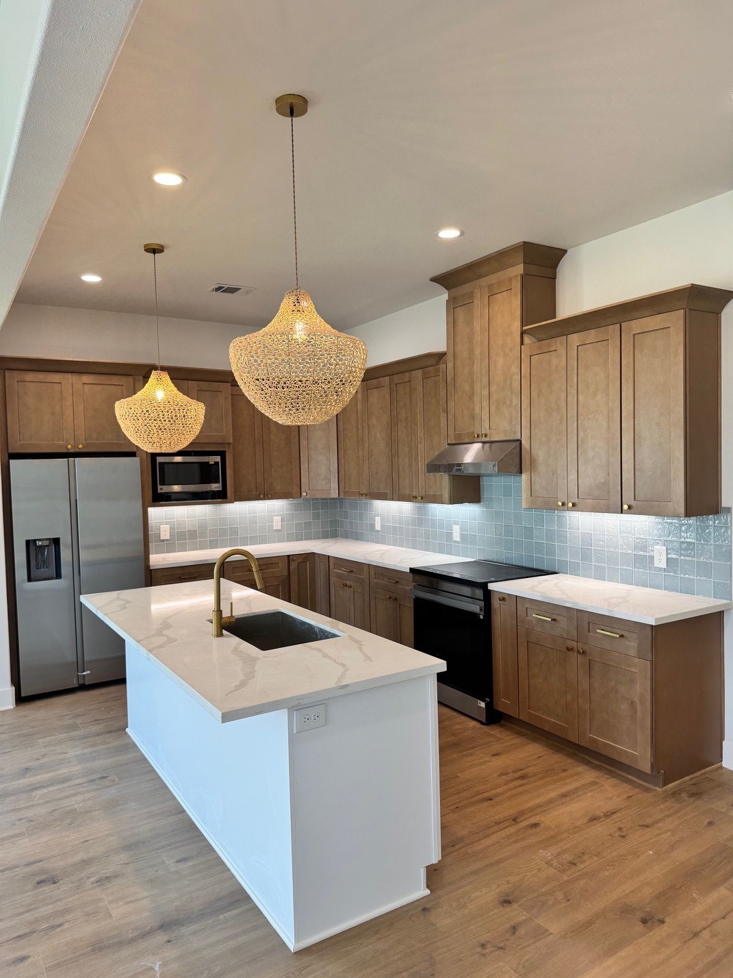 13014 Buccaneer Parkway Property Photo 1