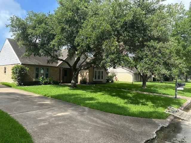18015 Heaton Drive Property Photo 4
