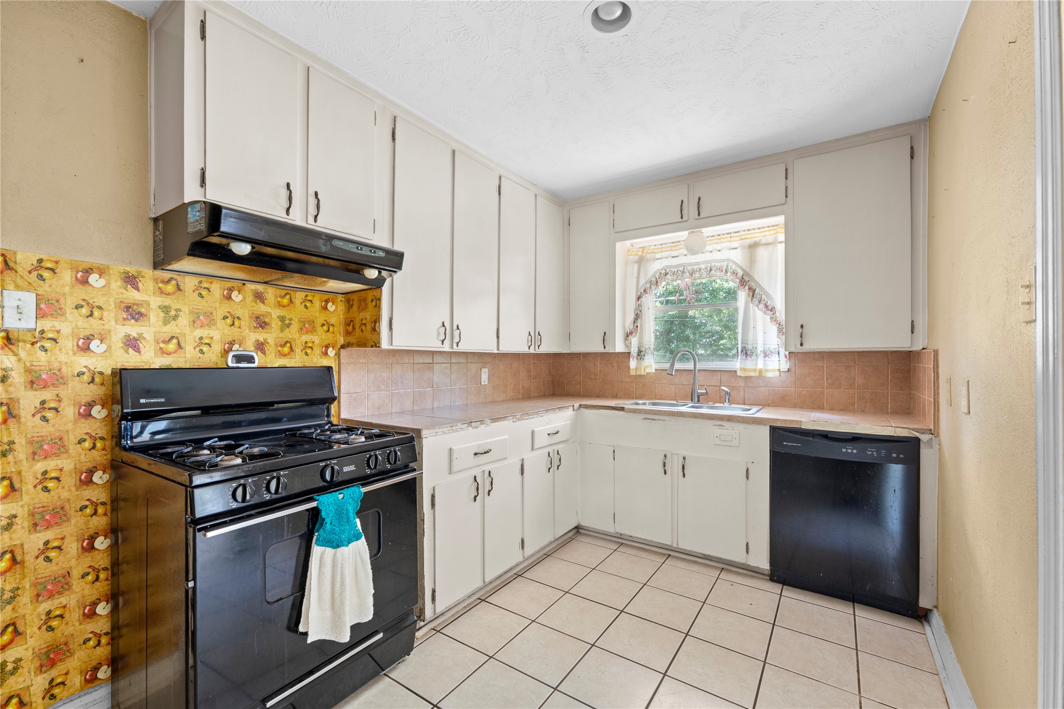 1504 Harris Avenue Property Photo 2