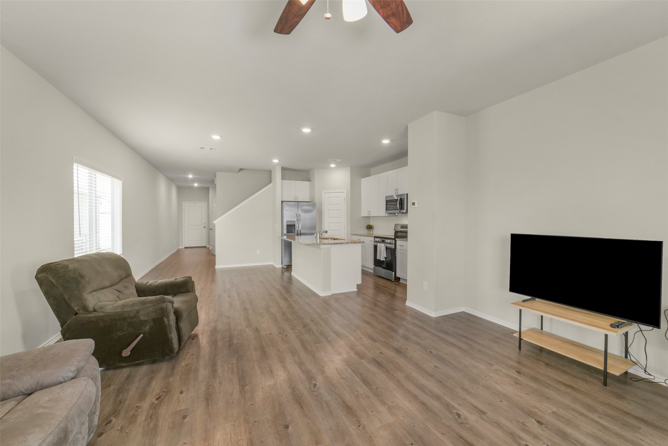 21610 Desert Lily Road Property Photo 4