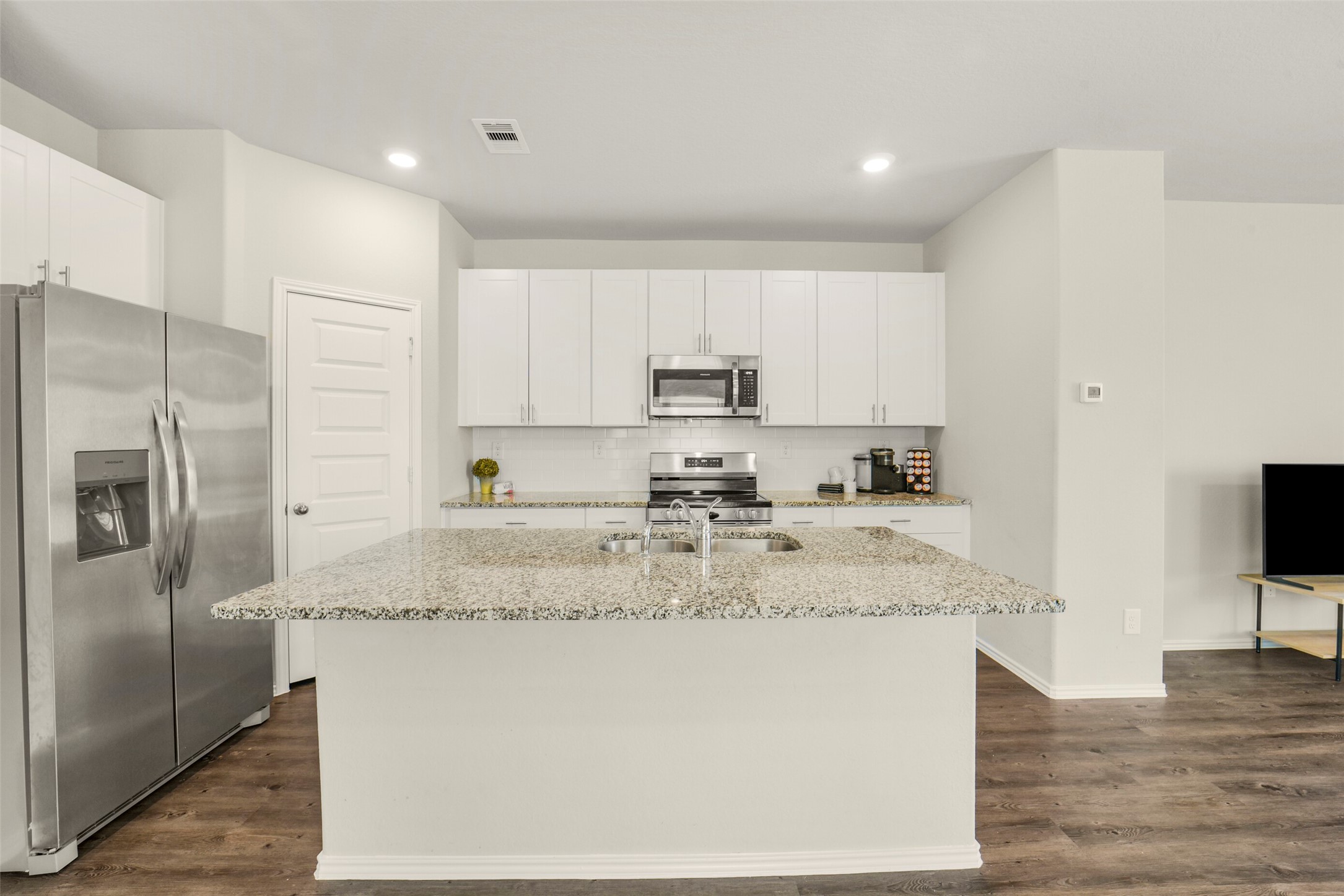 21610 Desert Lily Road Property Photo 7
