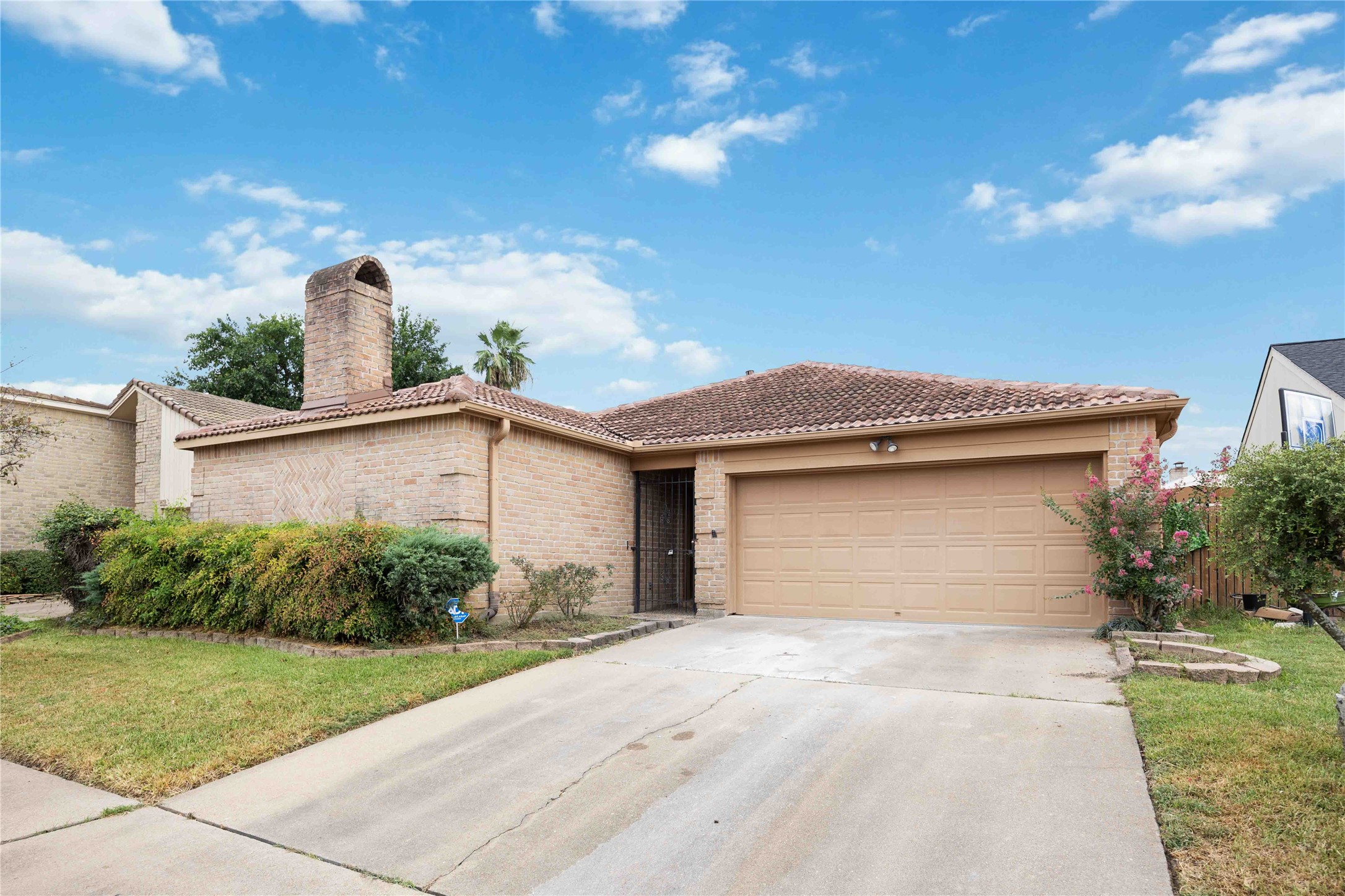 14143 Hillvale Drive Property Photo 1