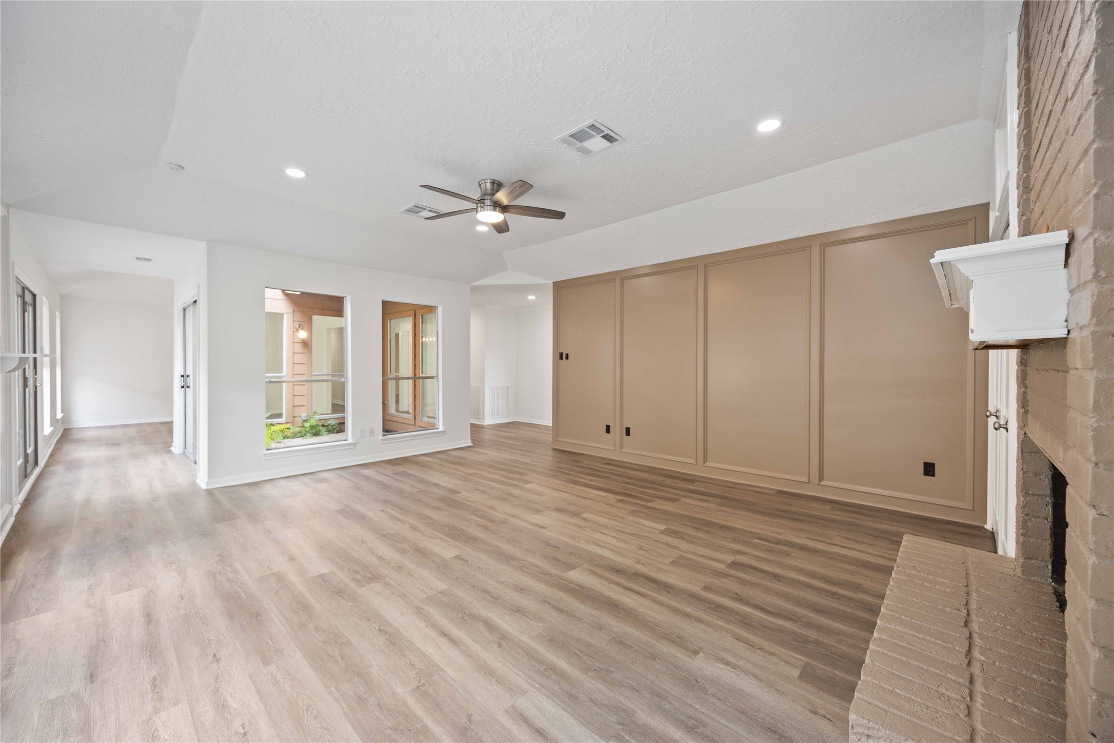 14143 Hillvale Drive Property Photo 9