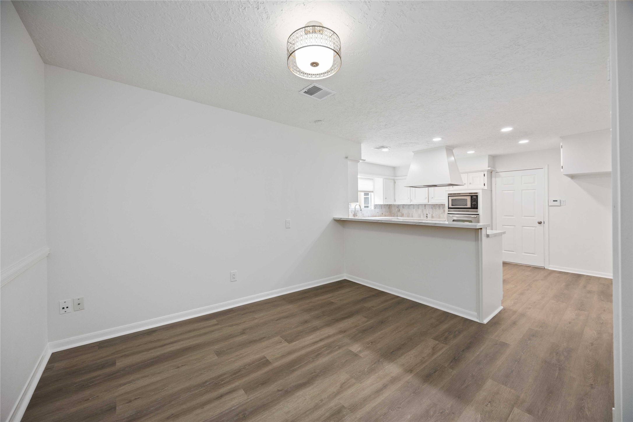 14143 Hillvale Drive Property Photo 15