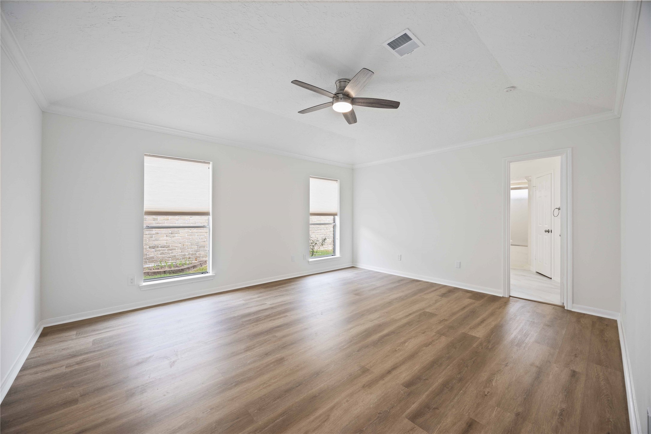 14143 Hillvale Drive Property Photo 18