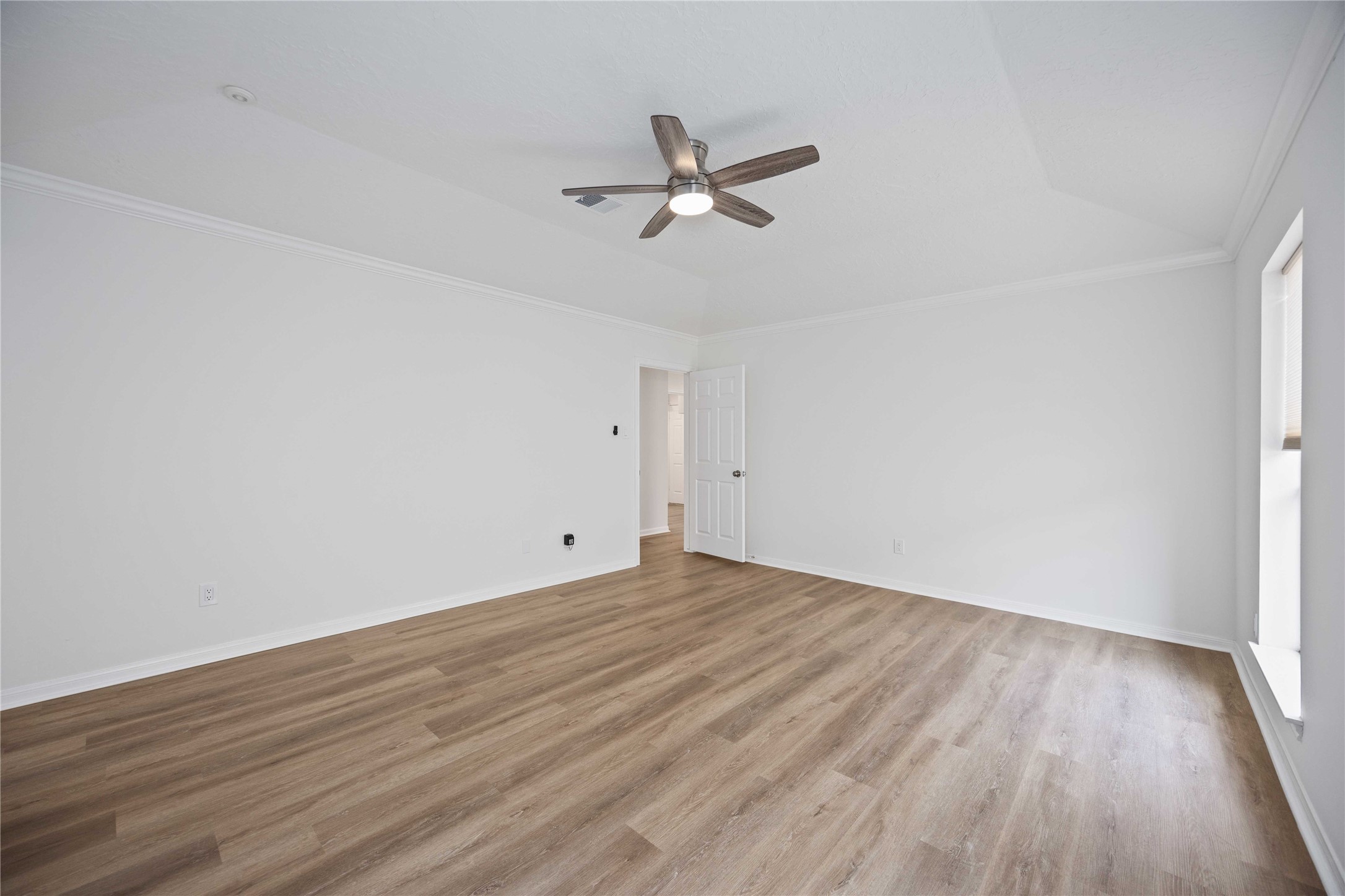 14143 Hillvale Drive Property Photo 19