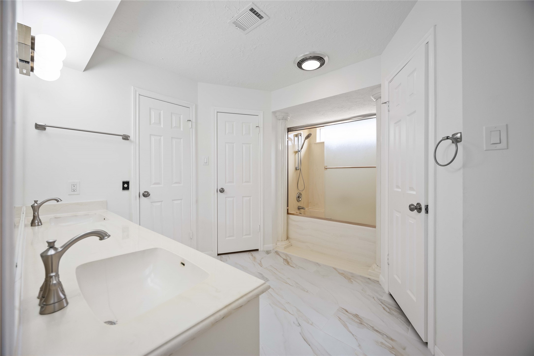 14143 Hillvale Drive Property Photo 20