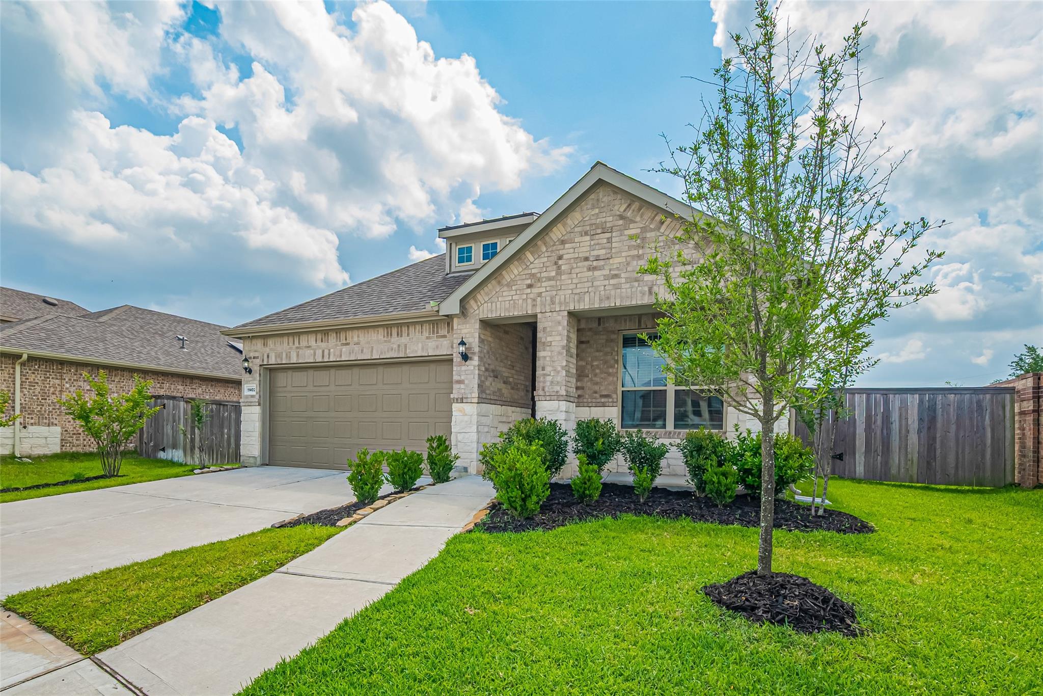11402 Cypress Birch Court Property Photo 2