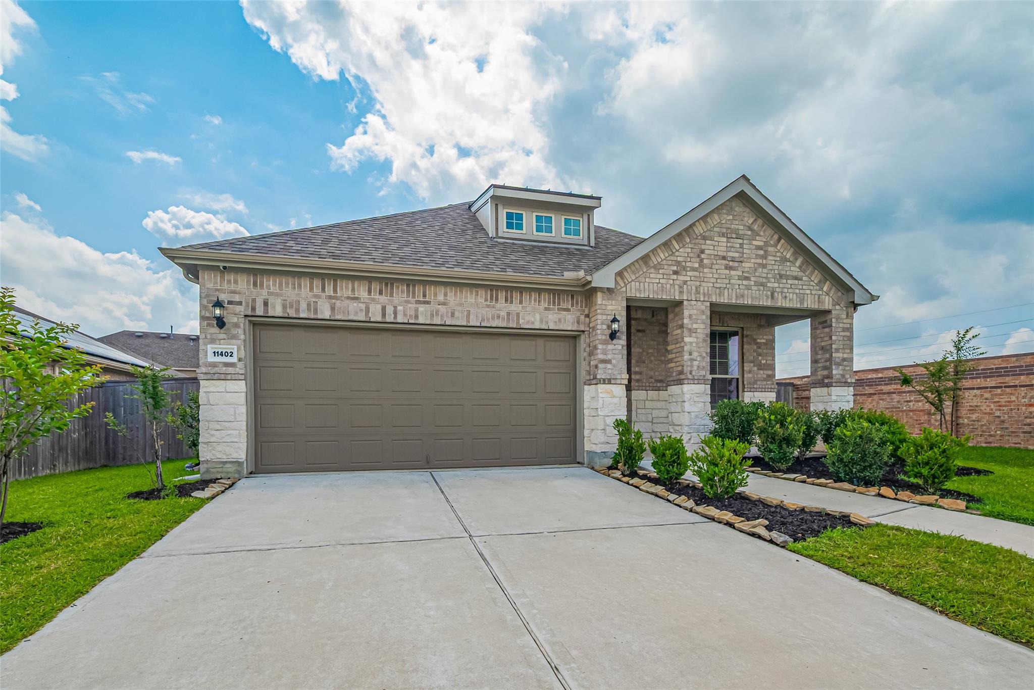 11402 Cypress Birch Court Property Photo 3