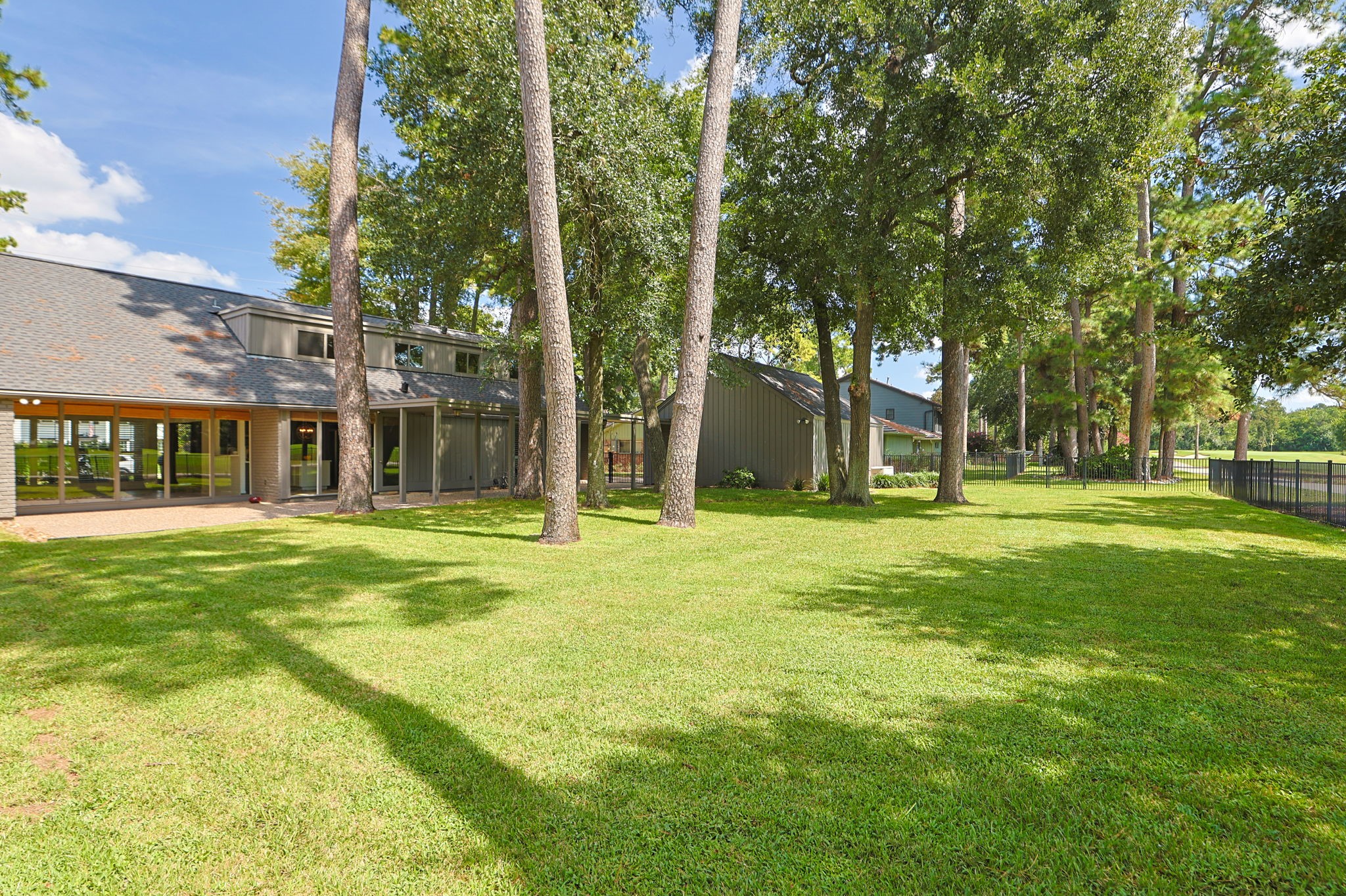 6003 Bermuda Dunes Drive Property Photo 4