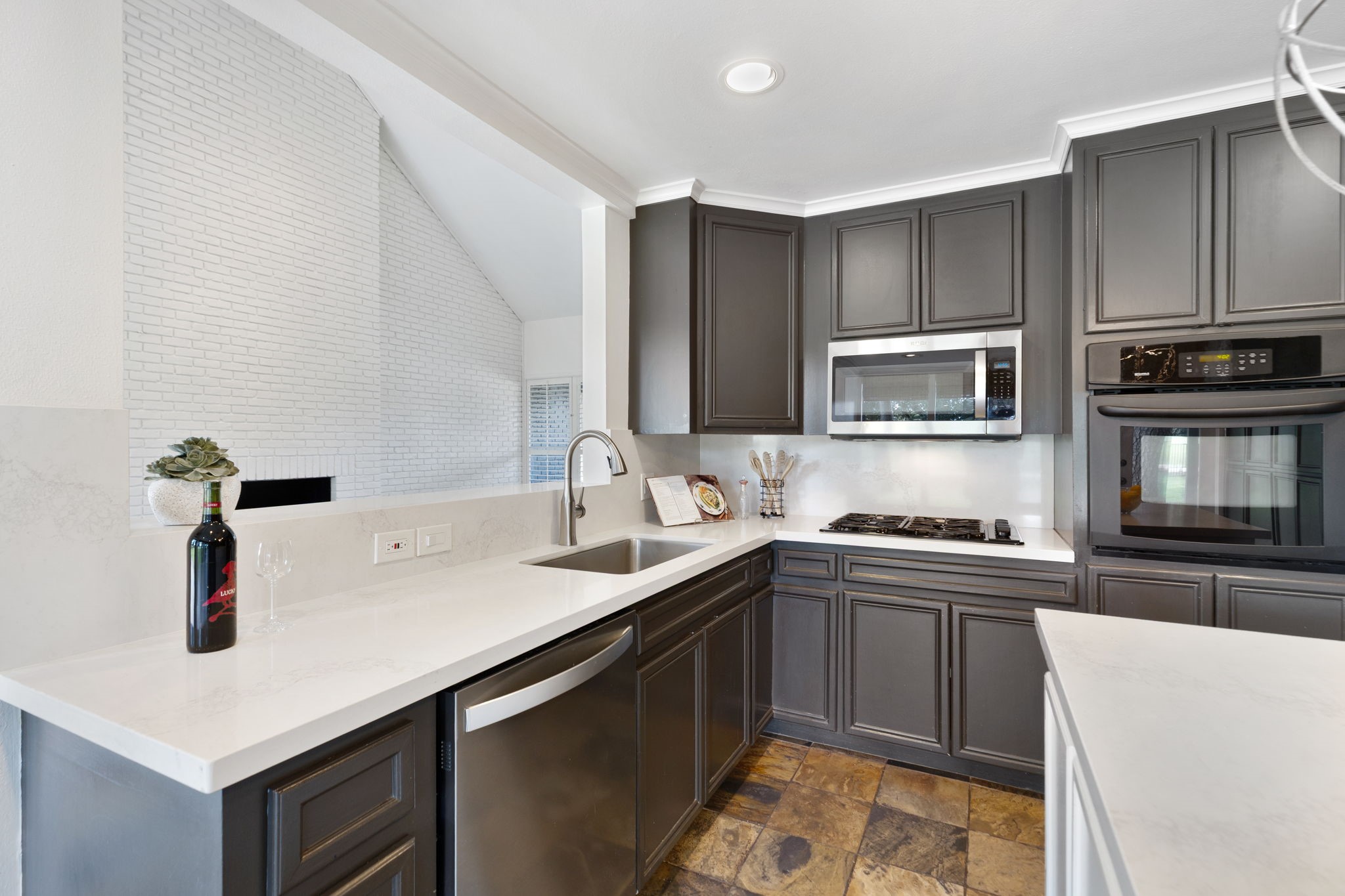6003 Bermuda Dunes Drive Property Photo 12