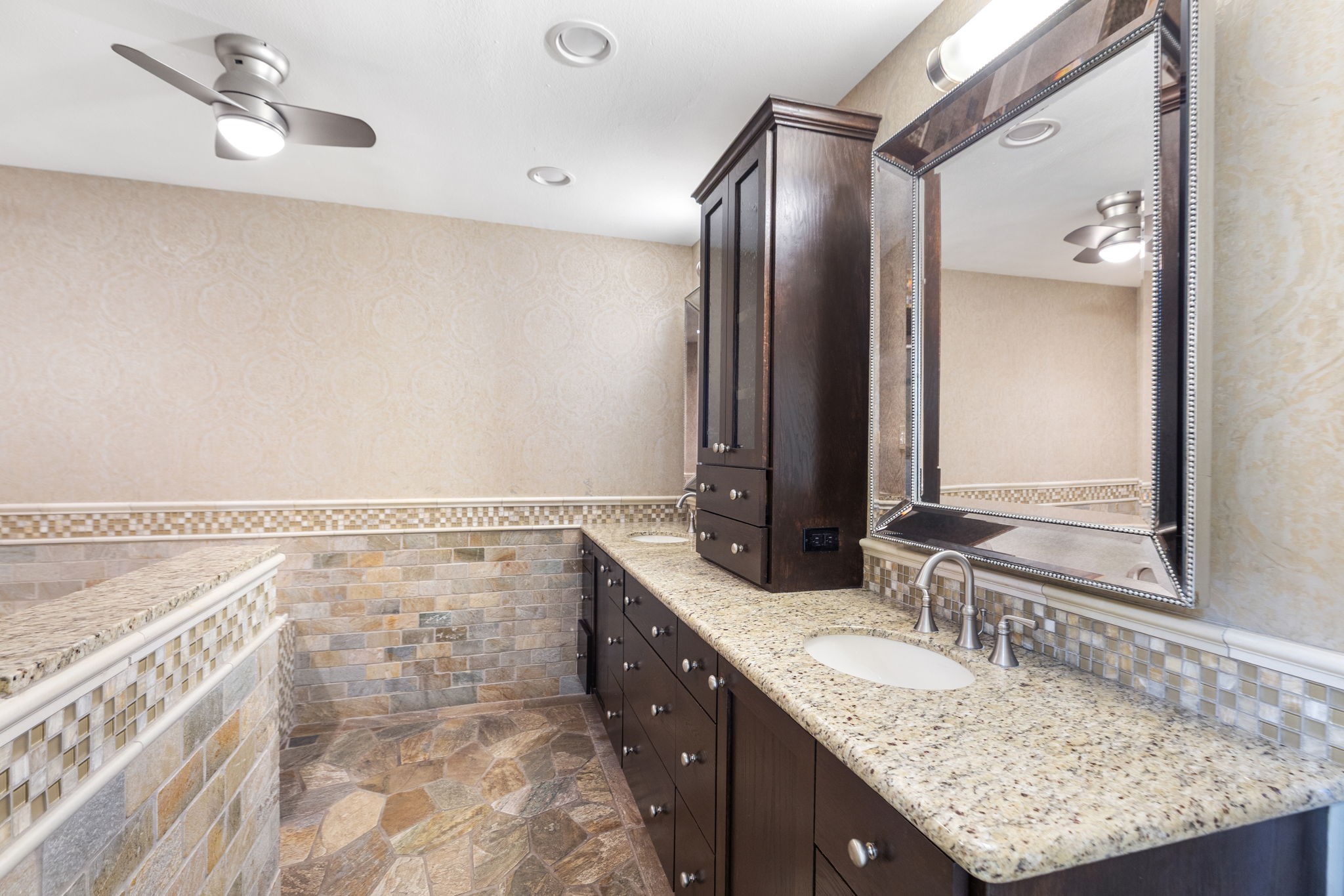 6003 Bermuda Dunes Drive Property Photo 22