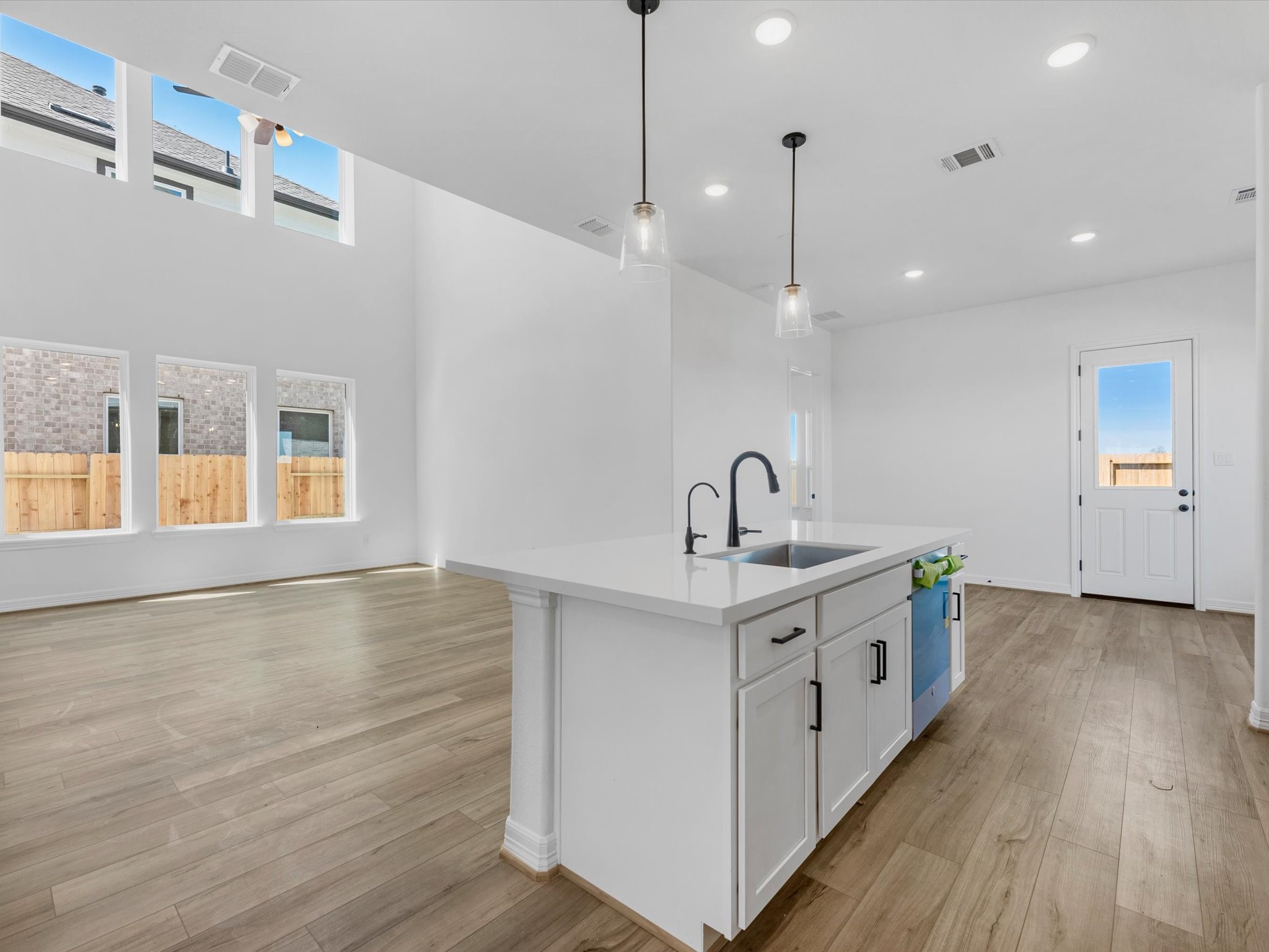 19124 Cedar Lennox Circle Property Photo 6