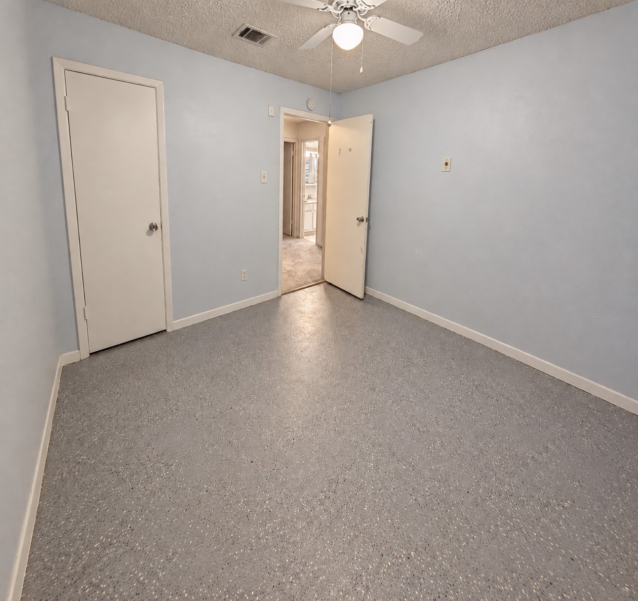 23903 Spring Mill Lane Property Photo 10
