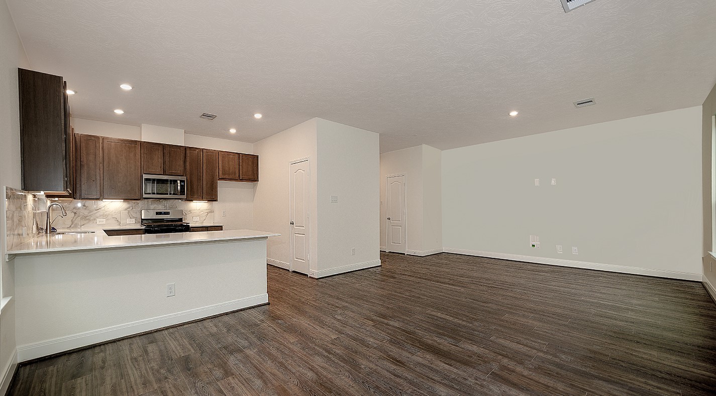27646 Mesabe Drive Property Photo 6