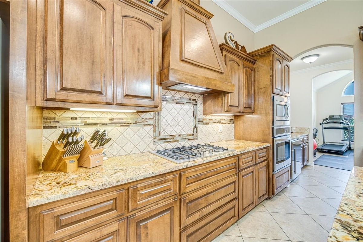 7522 S Lake Drive Property Photo 15