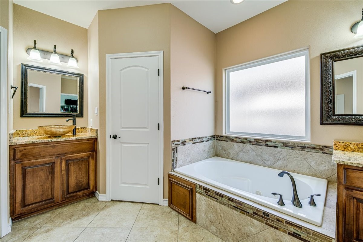 7522 S Lake Drive Property Photo 25