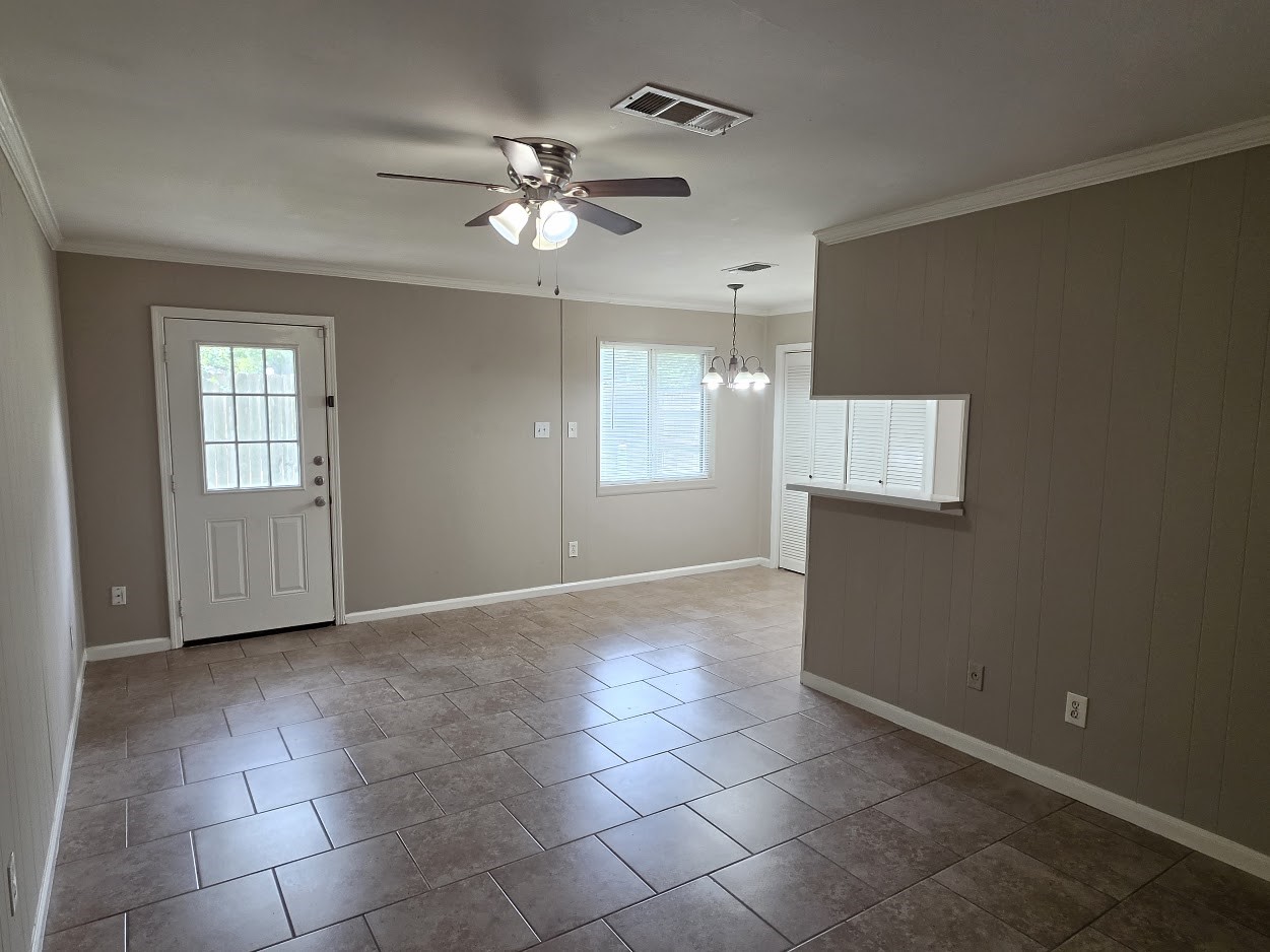 9007 Glen Shadow Drive Property Photo 4