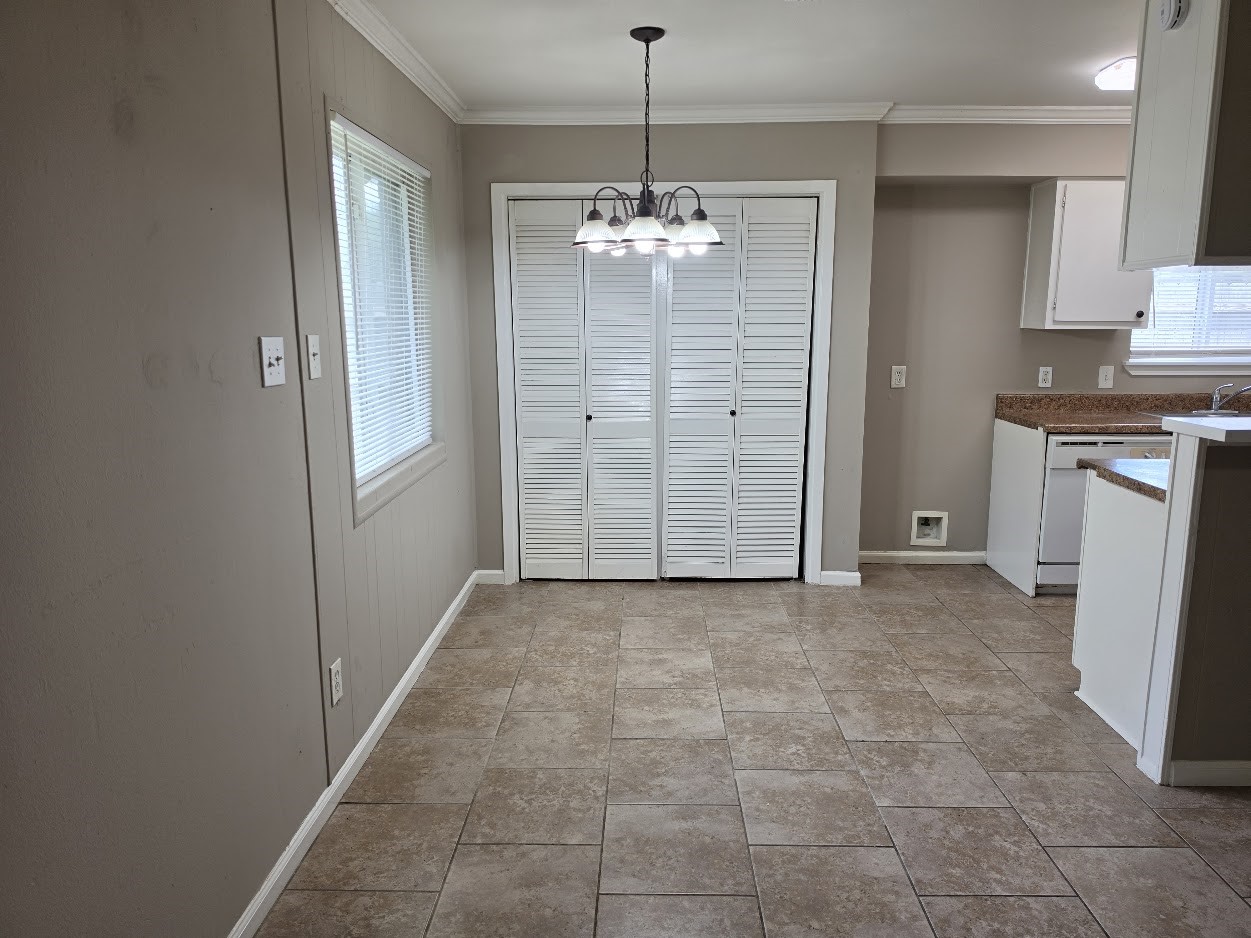 9007 Glen Shadow Drive Property Photo 6