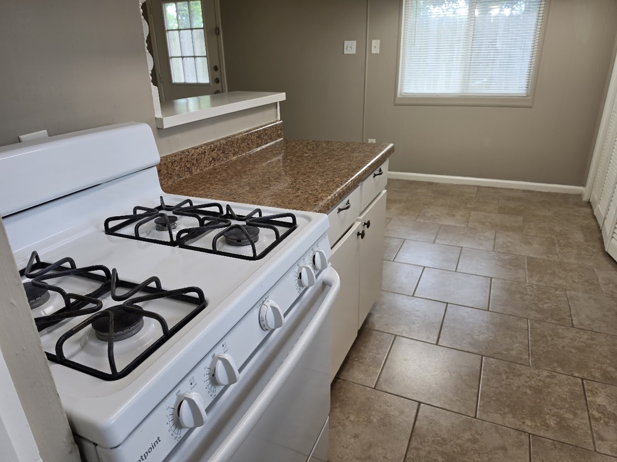 9007 Glen Shadow Drive Property Photo 11