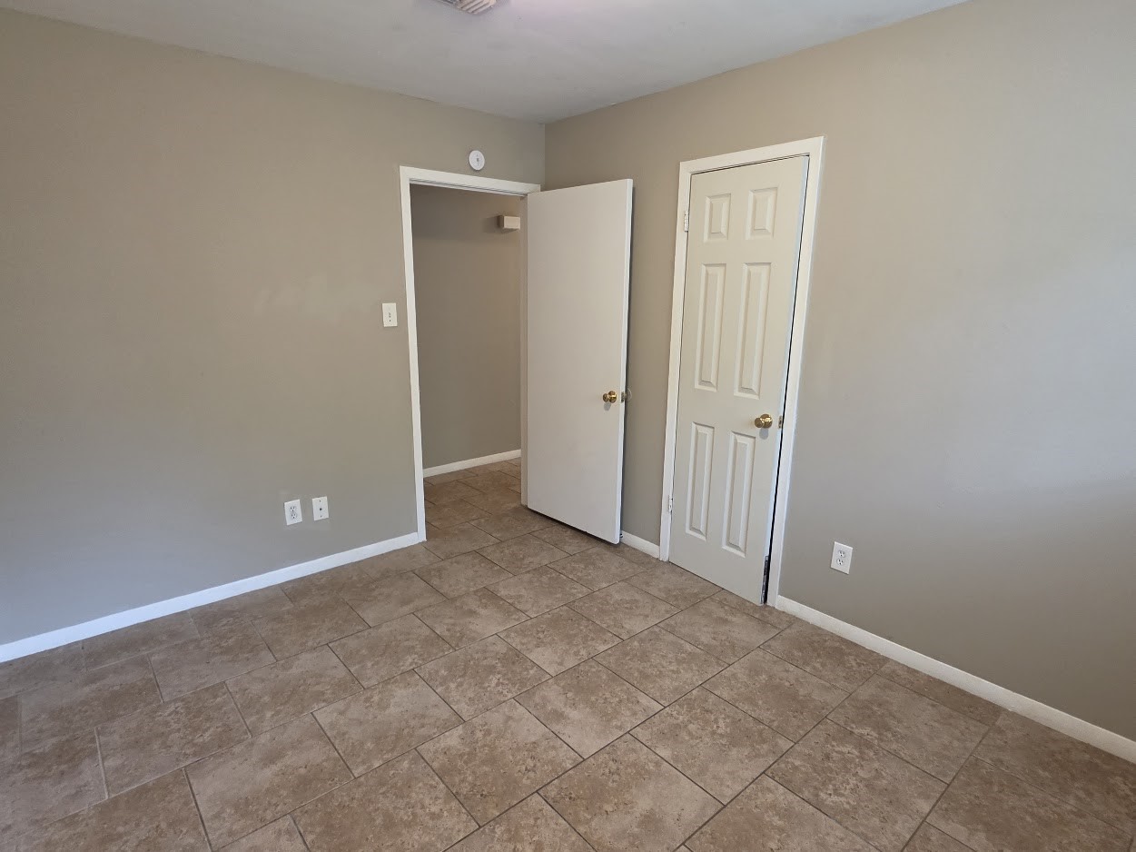 9007 Glen Shadow Drive Property Photo 15