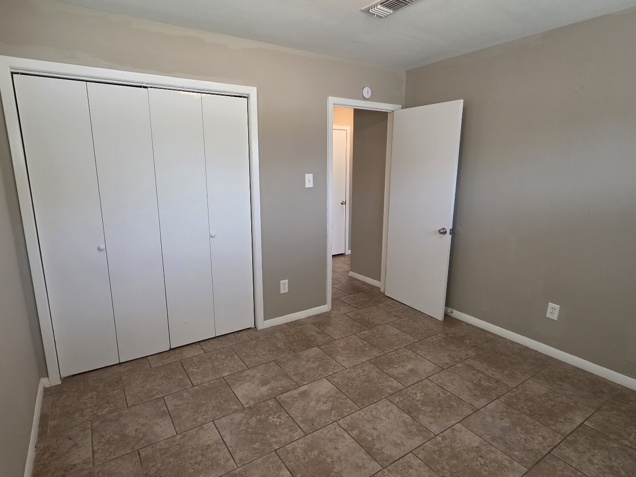 9007 Glen Shadow Drive Property Photo 16