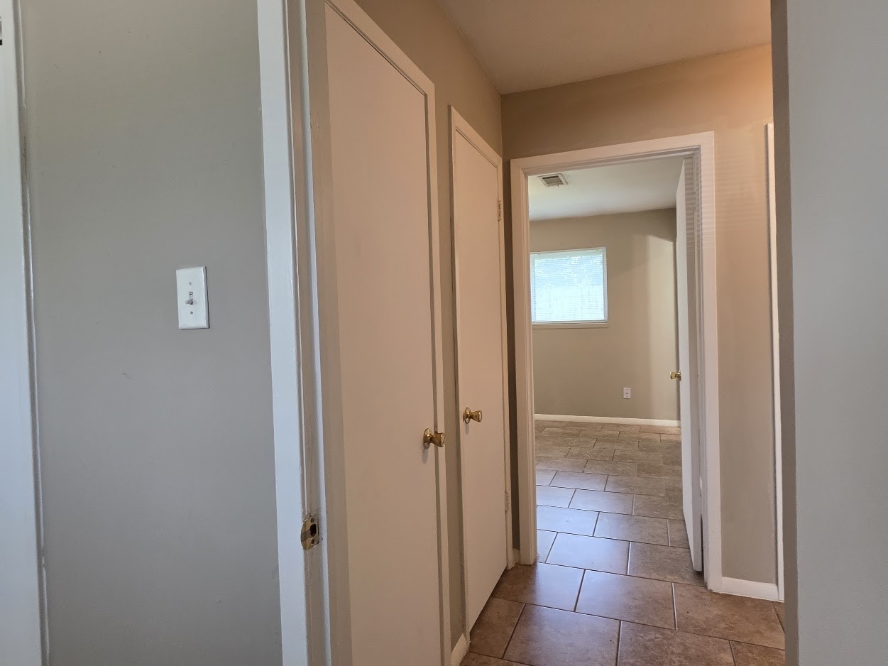 9007 Glen Shadow Drive Property Photo 18