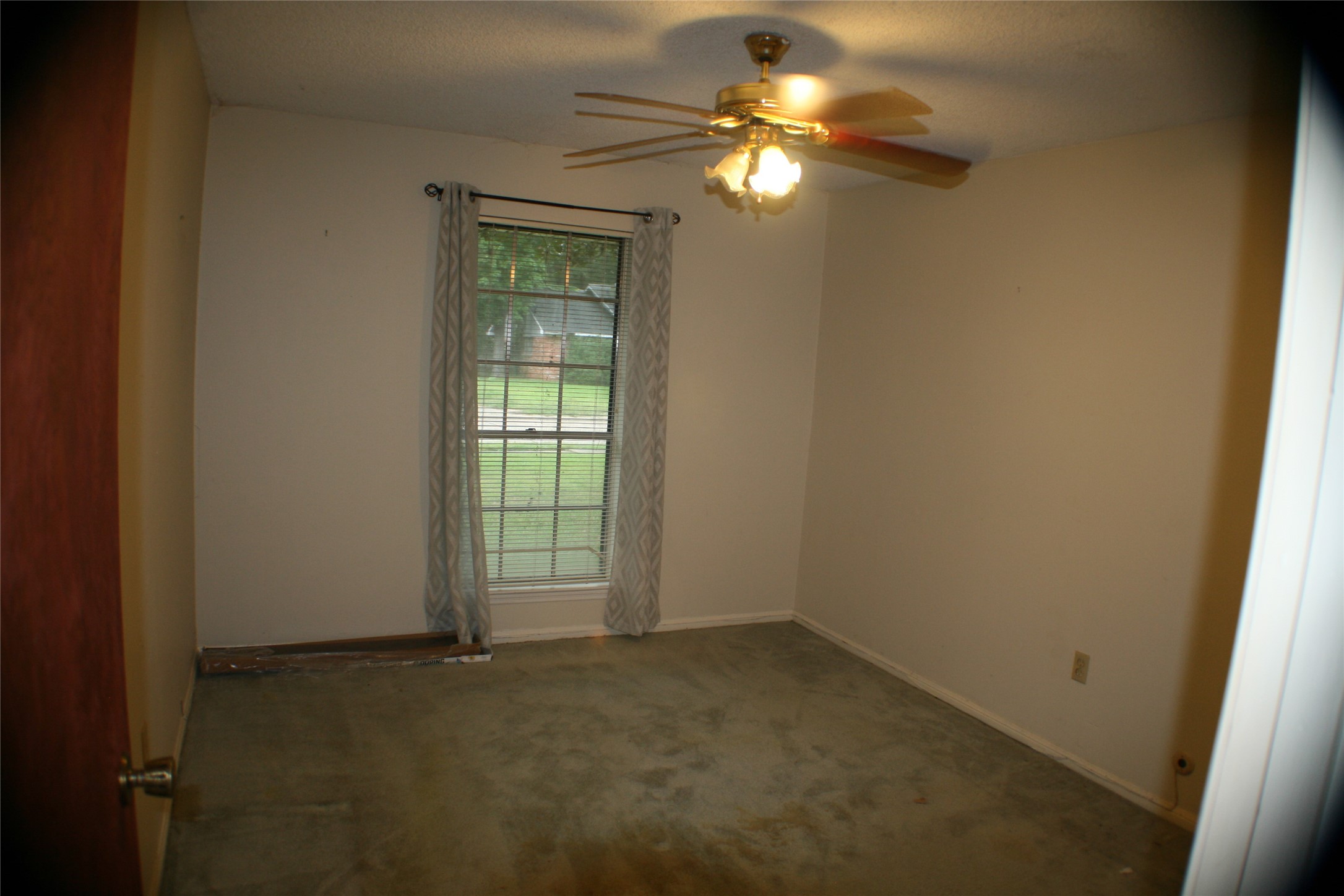 705 Sycamore Street S Property Photo 5