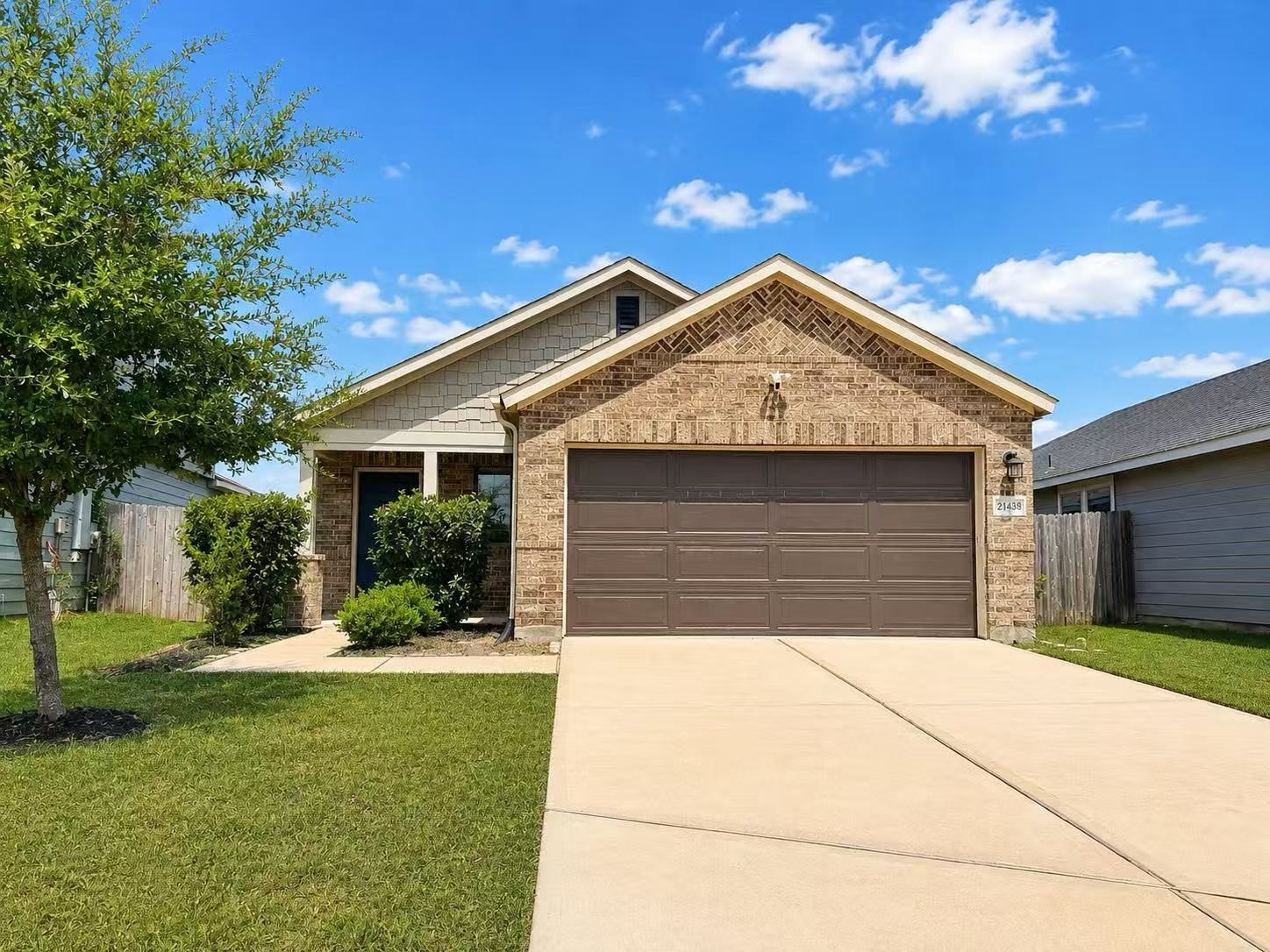 21438 Hawthorn Harvest Circle Property Photo 1
