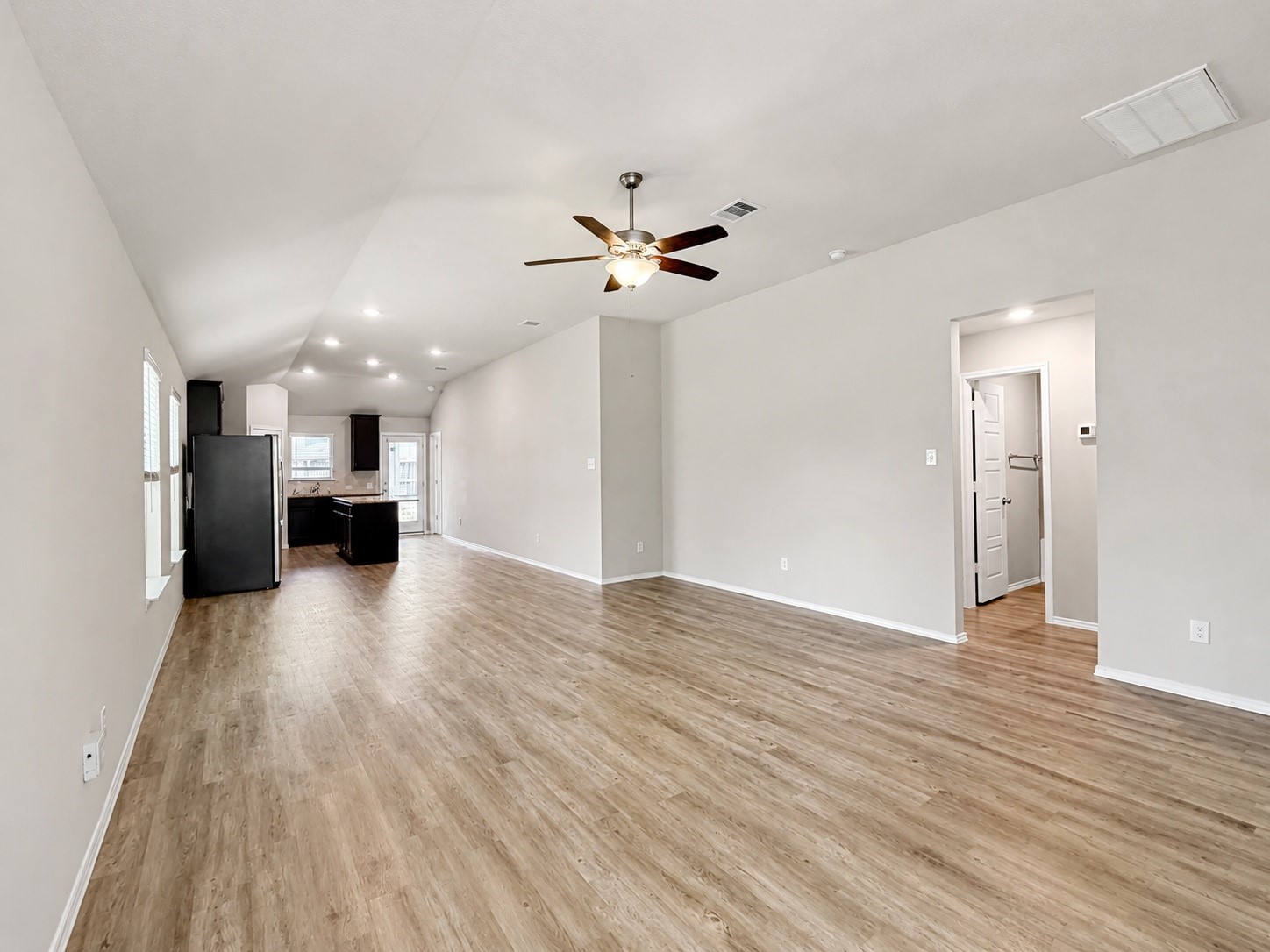 21438 Hawthorn Harvest Circle Property Photo 3