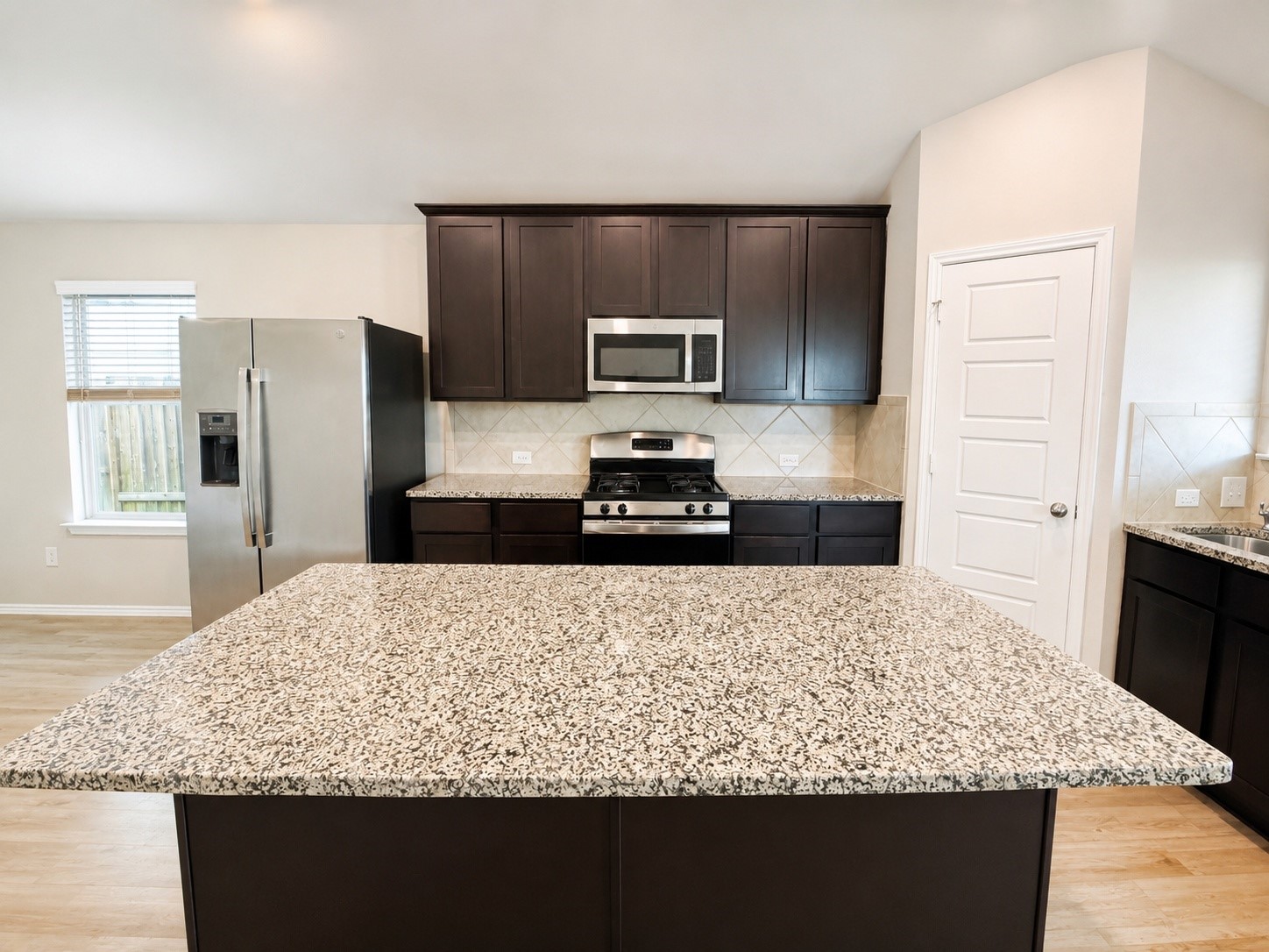 21438 Hawthorn Harvest Circle Property Photo 6