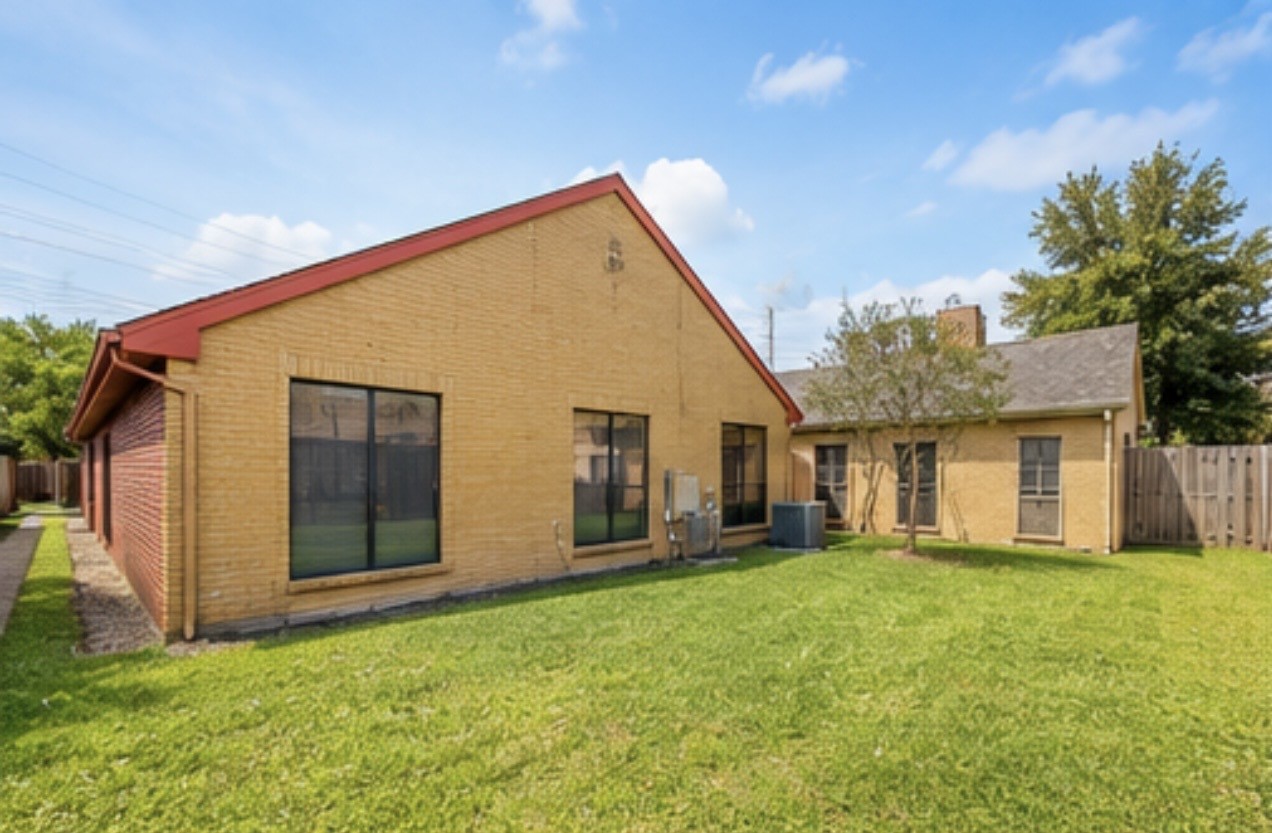11111 Jones Road W 3 Property Photo 7
