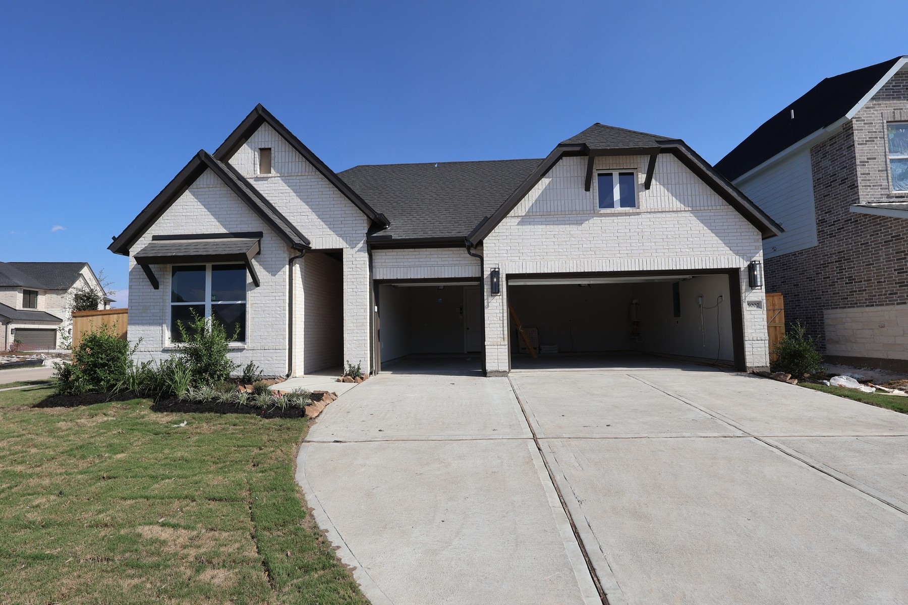 5007 Nesbit Path Property Photo 1