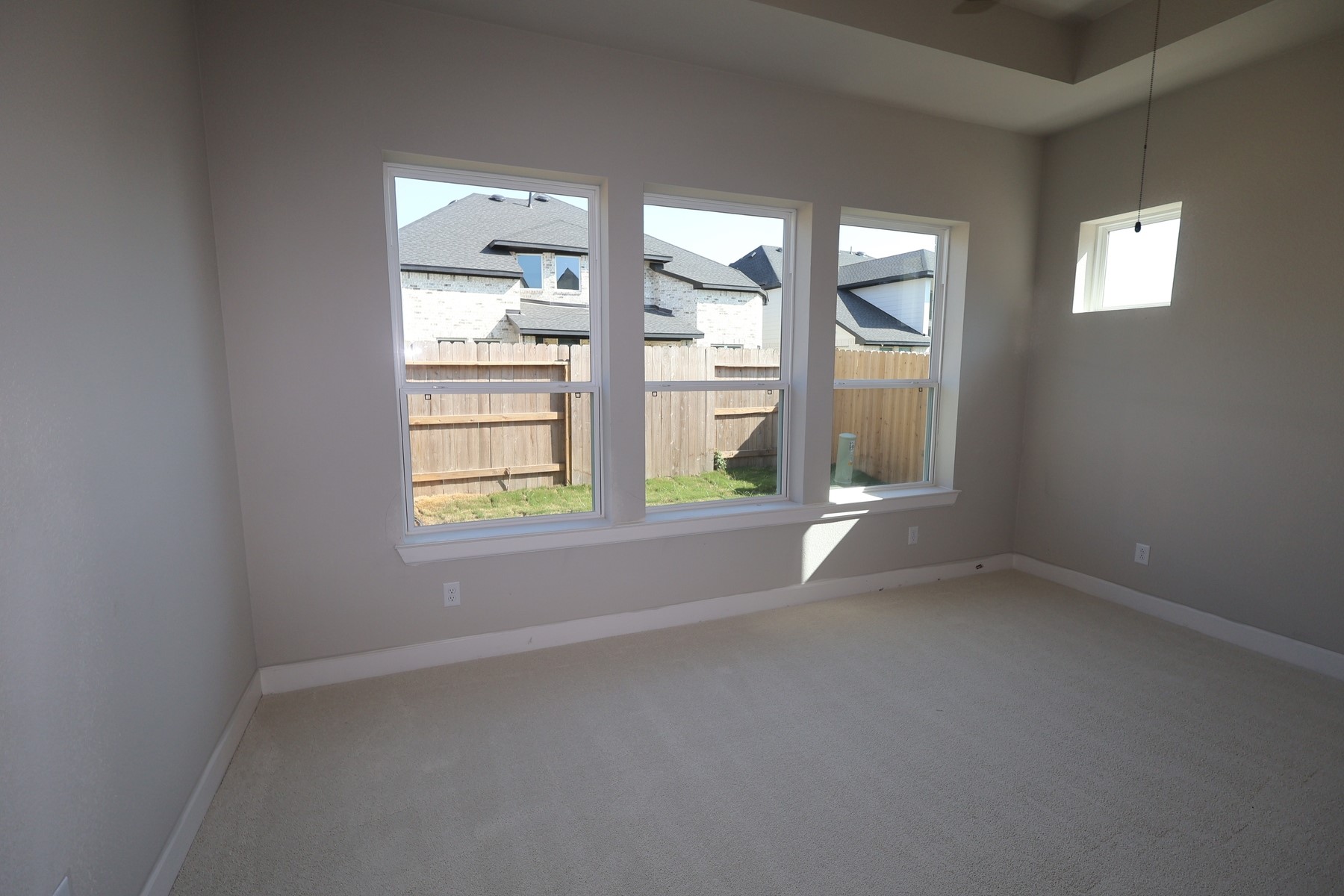 5007 Nesbit Path Property Photo 8