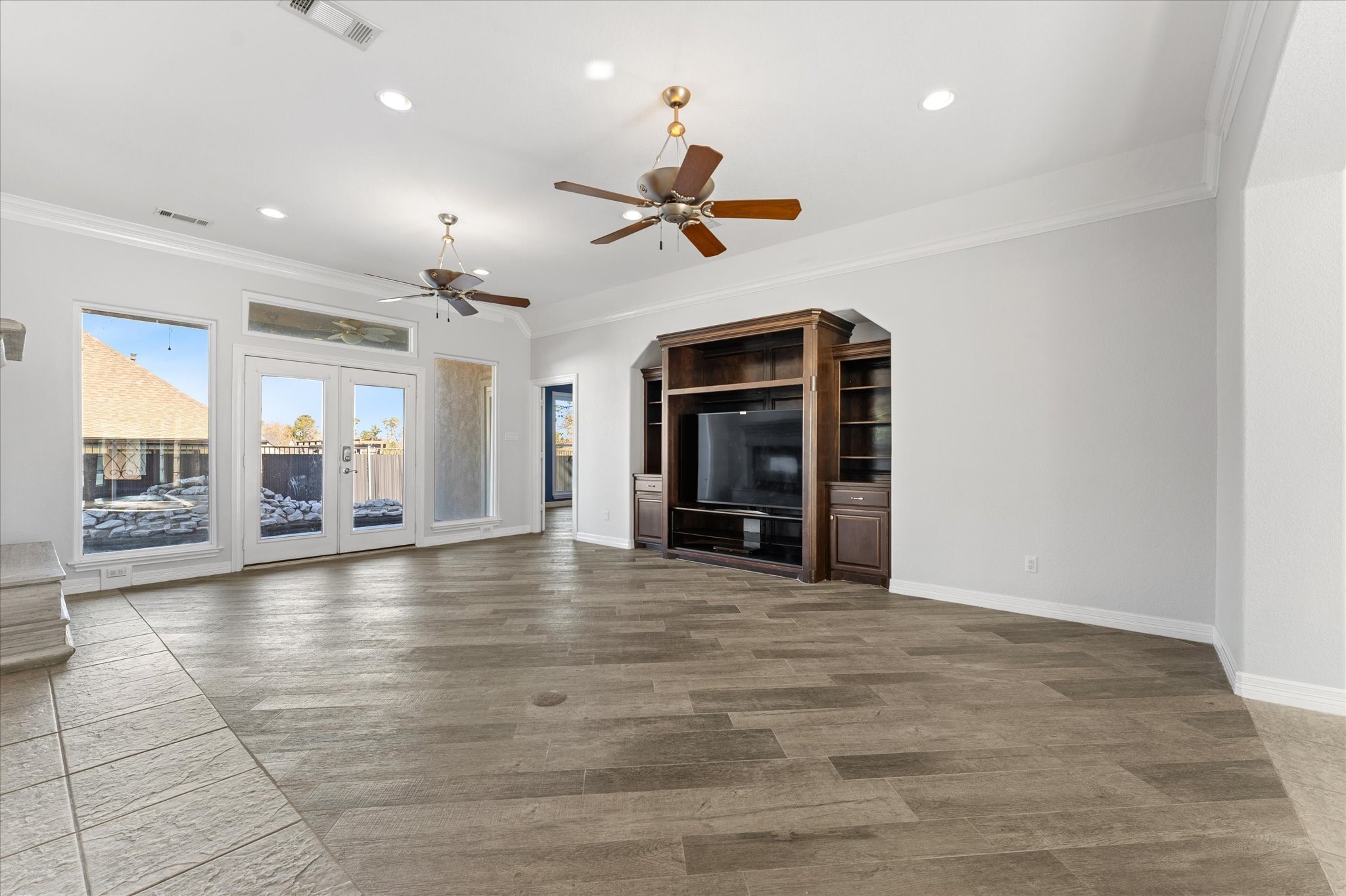98 Victoria Drive W Property Photo 15