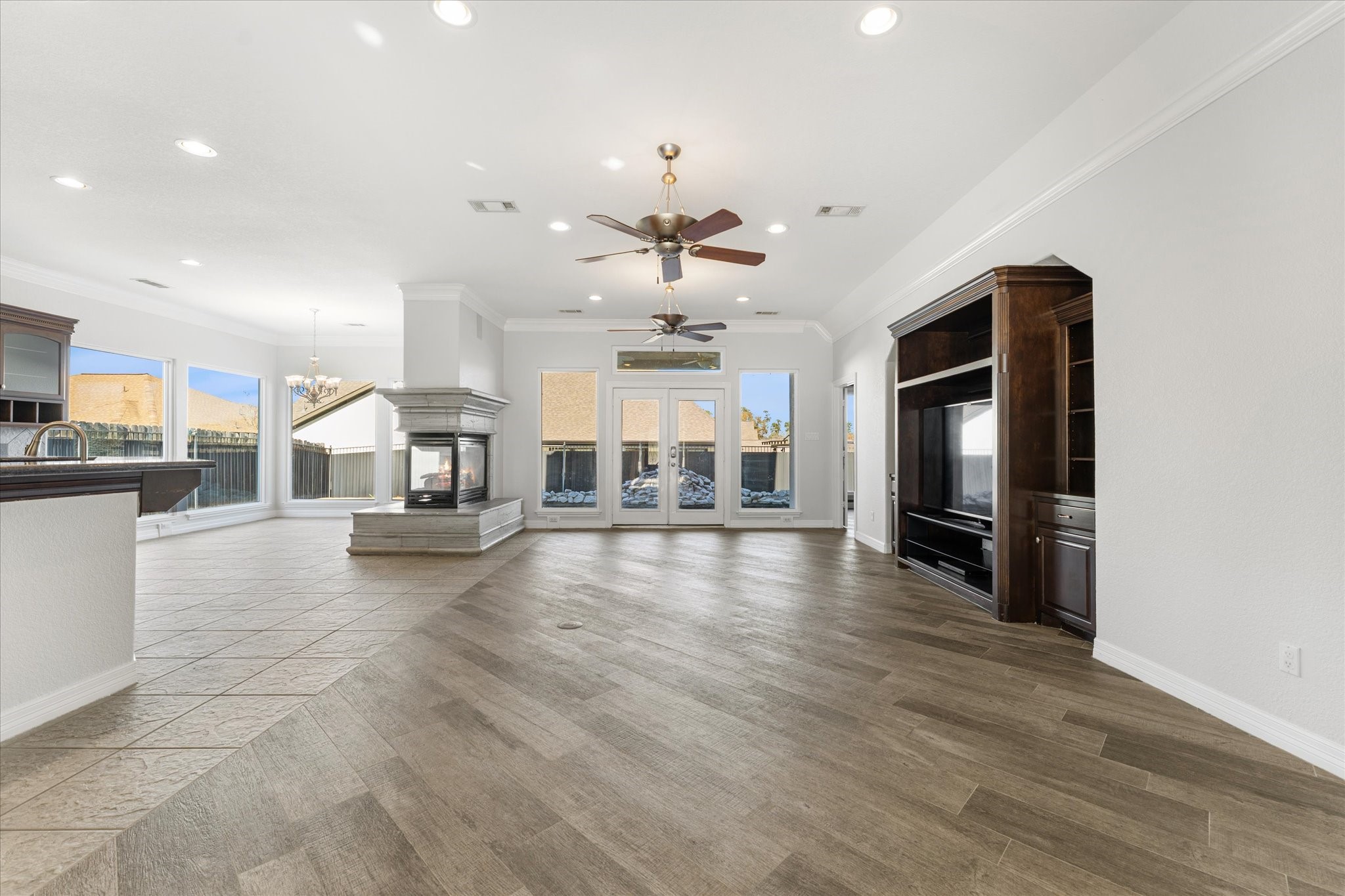 98 Victoria Drive W Property Photo 16