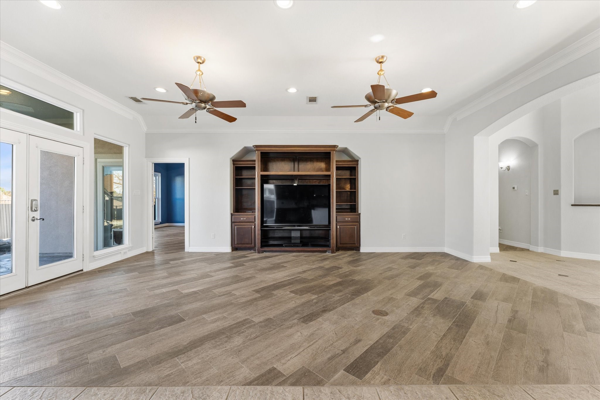 98 Victoria Drive W Property Photo 19