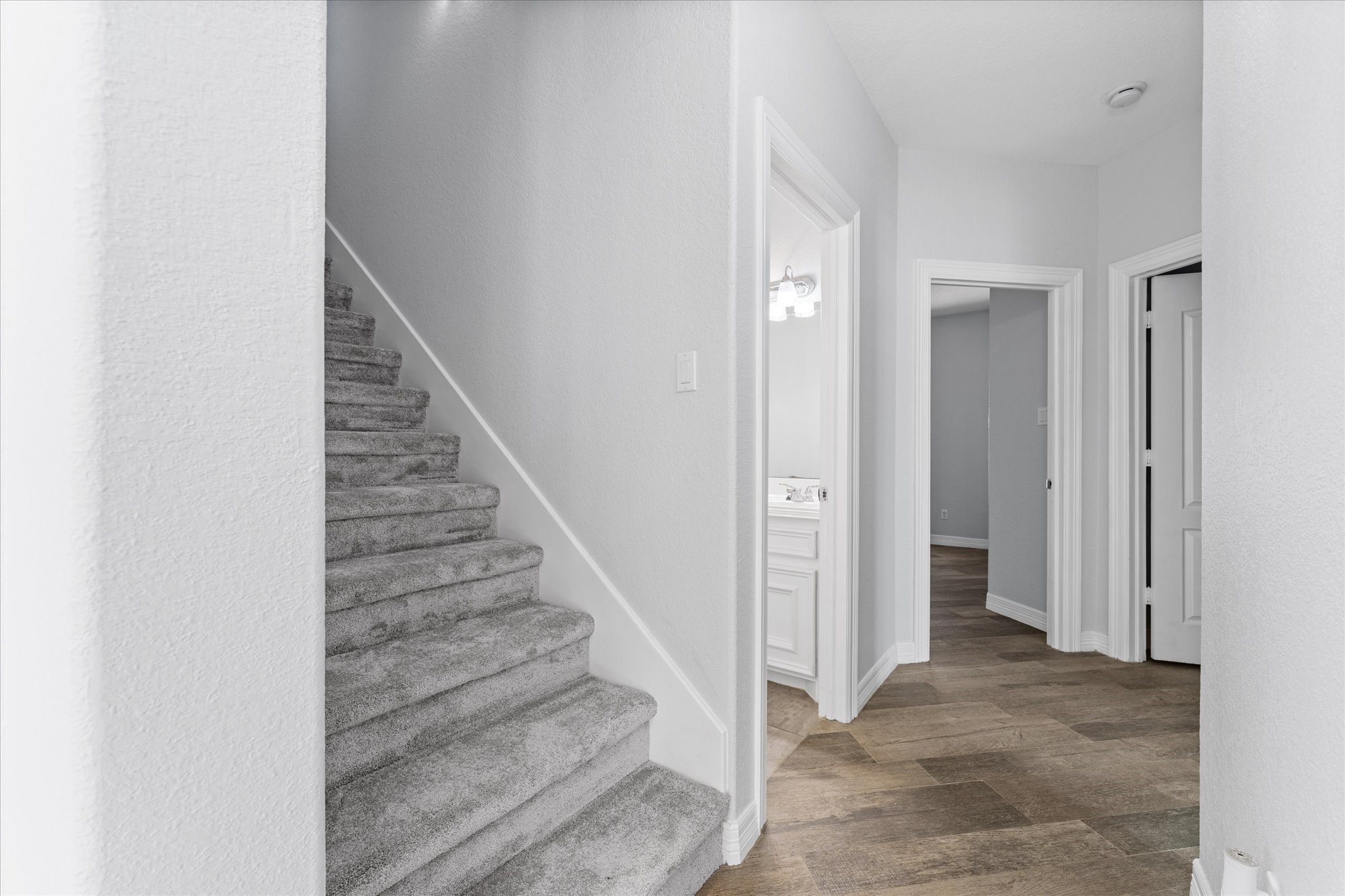 98 Victoria Drive W Property Photo 26