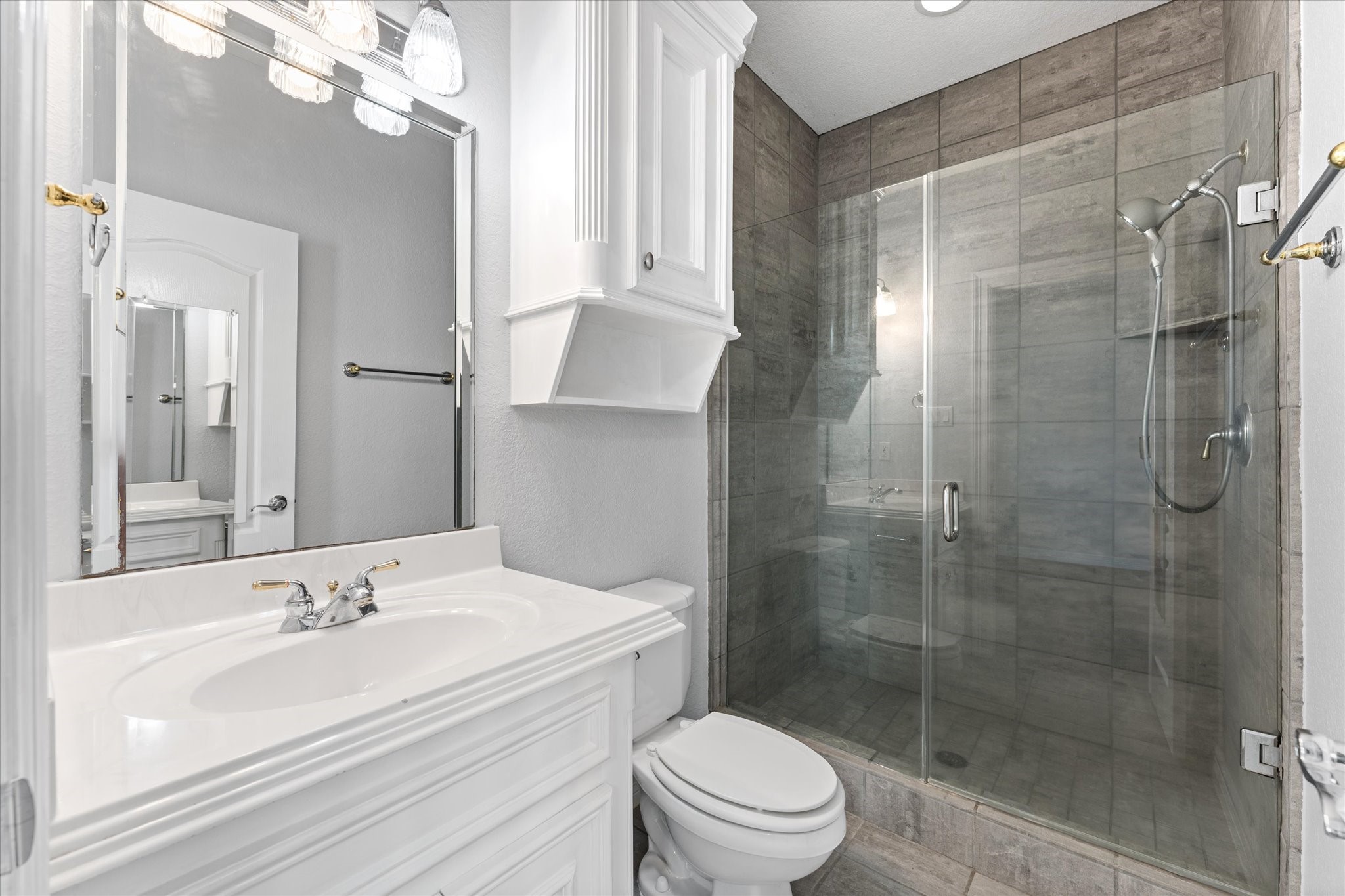 98 Victoria Drive W Property Photo 31