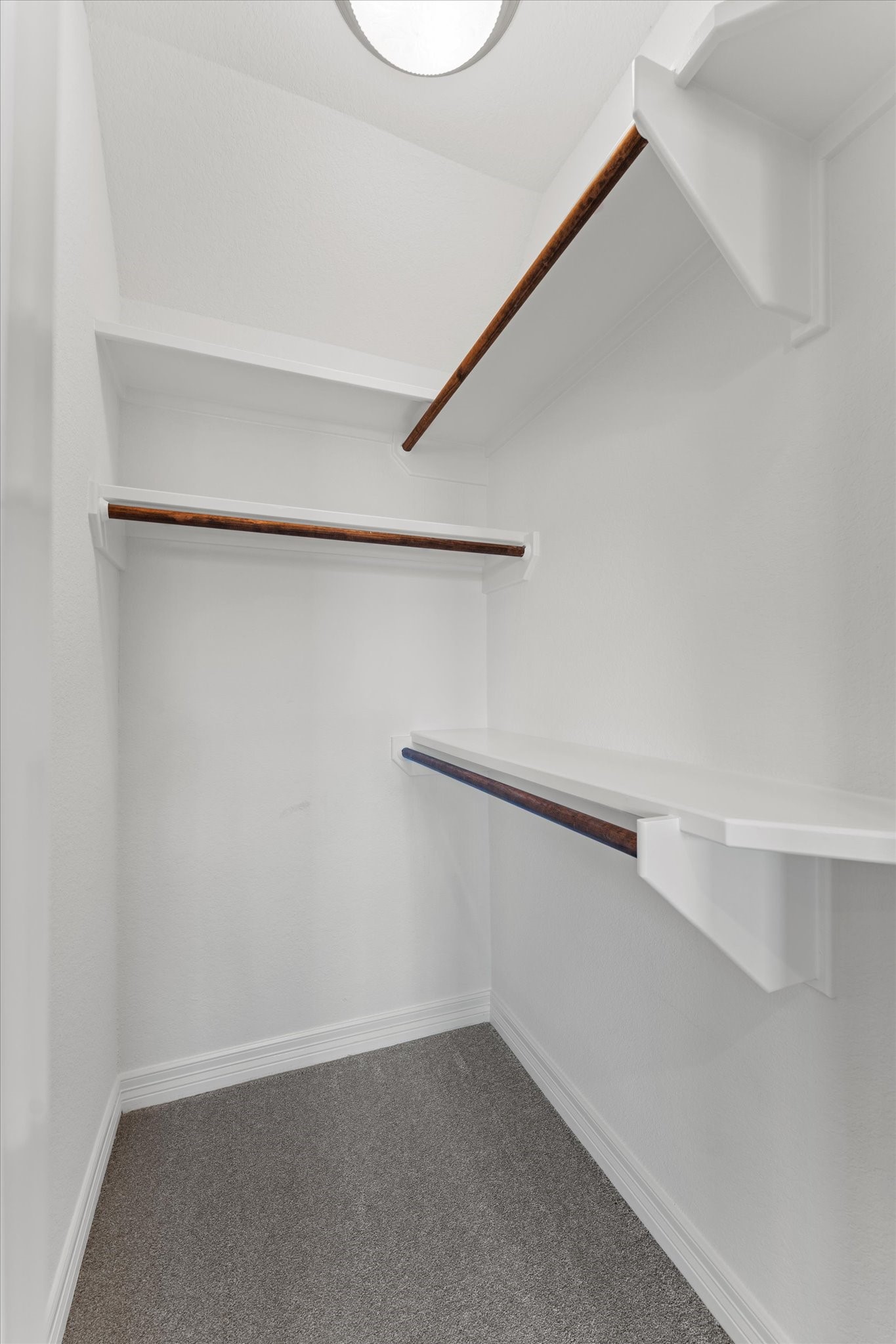 98 Victoria Drive W Property Photo 33